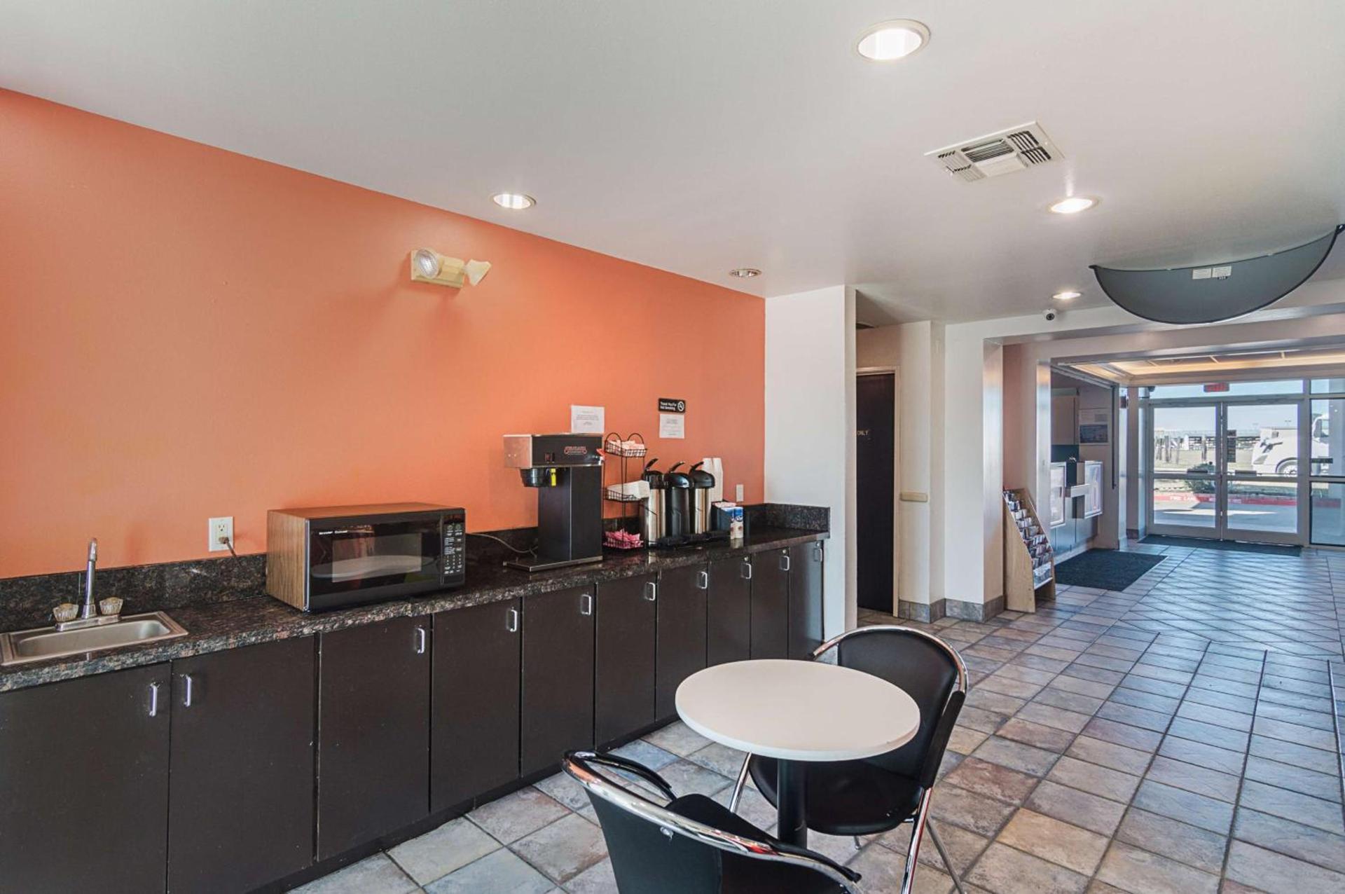 Motel 6-Terrell, TX photo 31