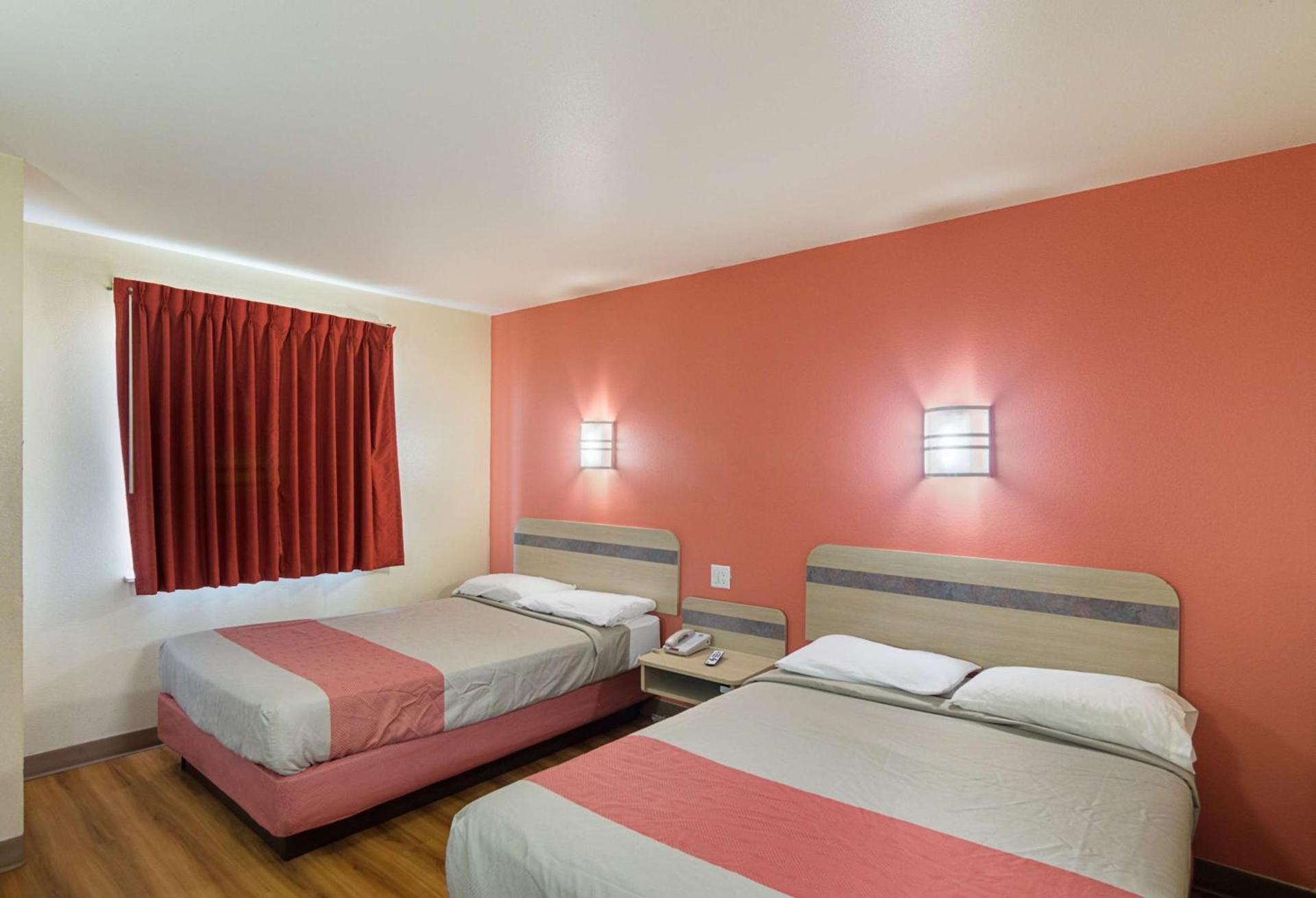 Motel 6-Terrell, TX photo 13