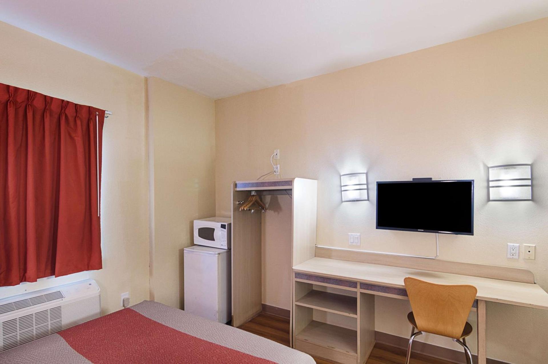 Motel 6-Terrell, TX photo 22