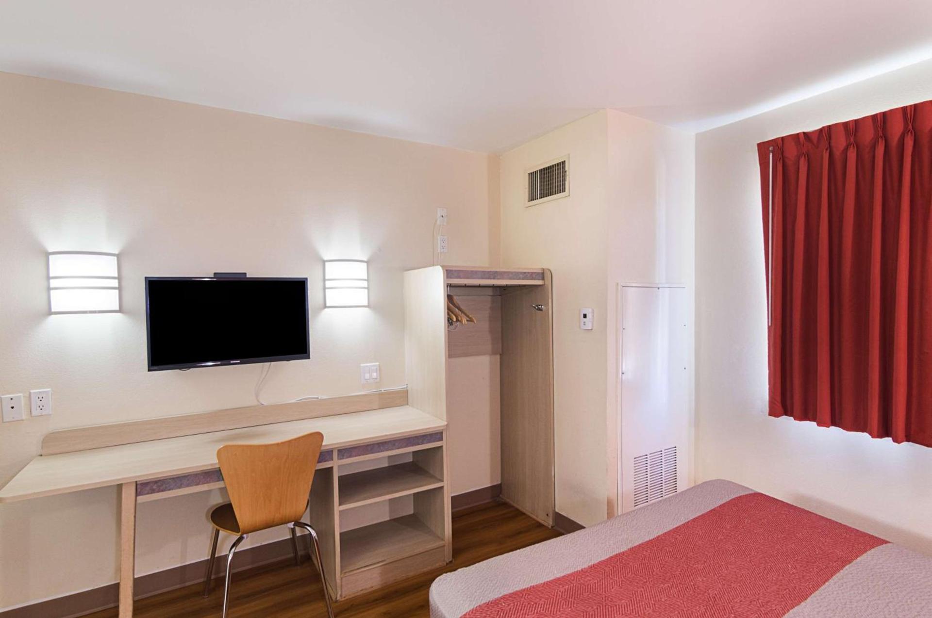 Motel 6-Terrell, TX photo 24