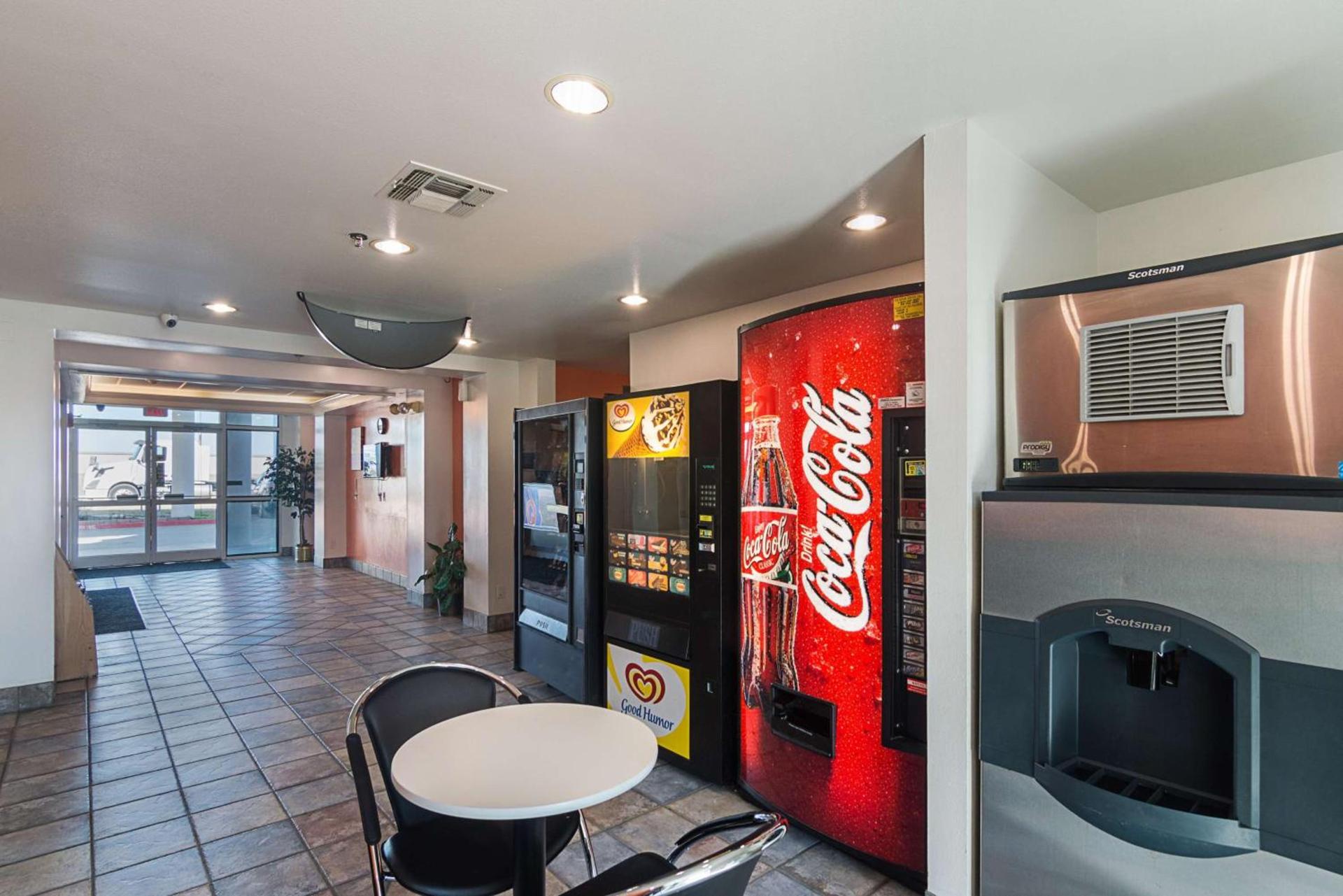 Motel 6-Terrell, TX photo 37