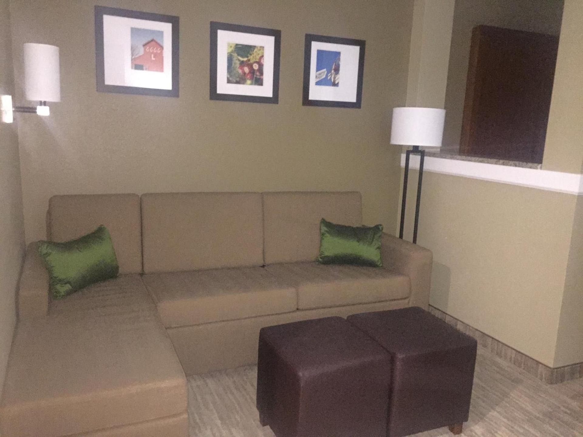 Comfort Suites - University photo 34