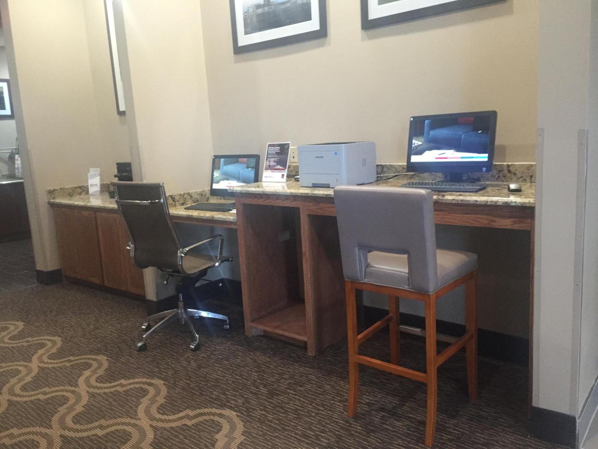 Comfort Suites - University photo 36