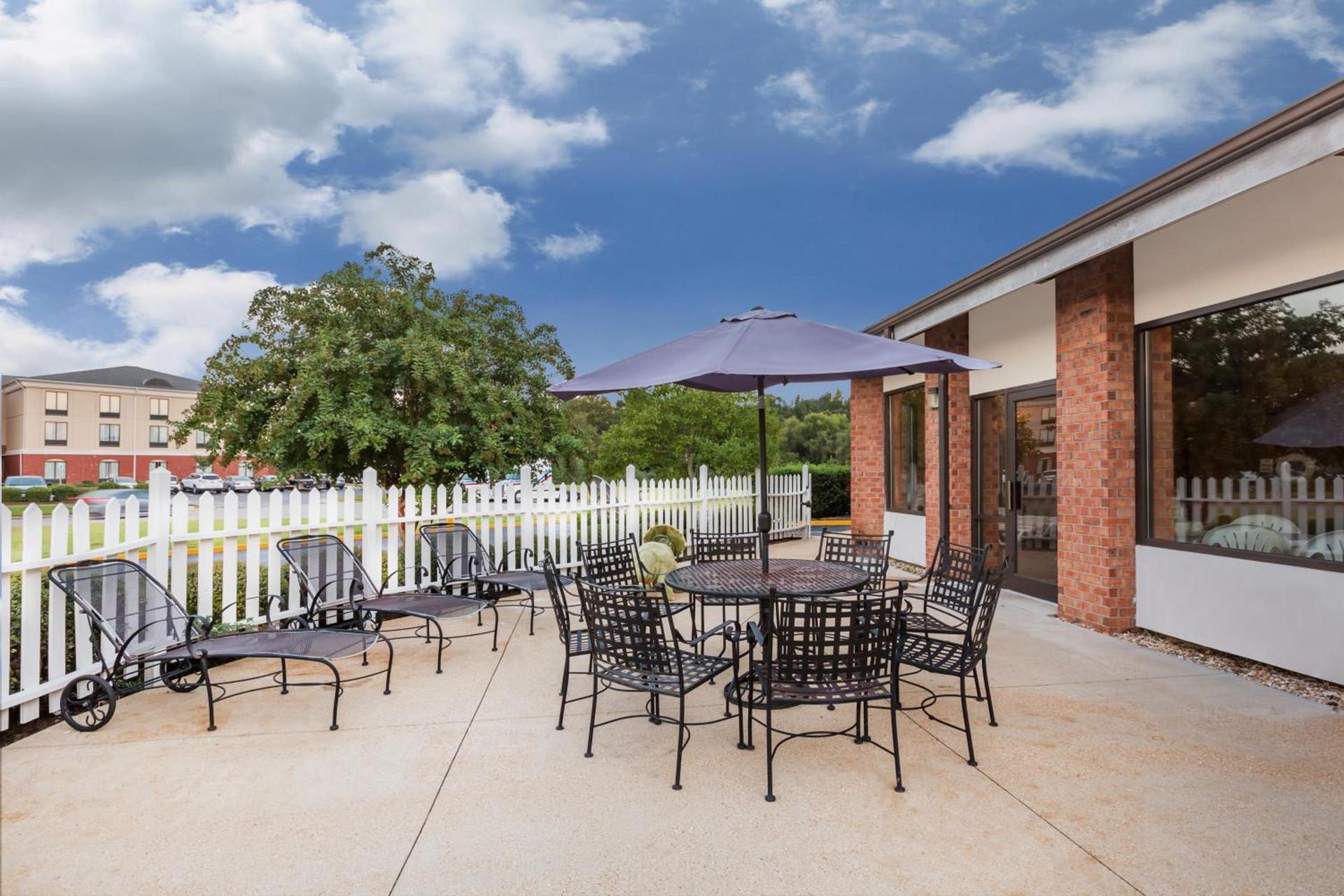 Baymont by Wyndham Tupelo photo 10
