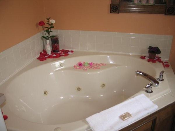 Spruce Hill Inn & Cottages photo 21