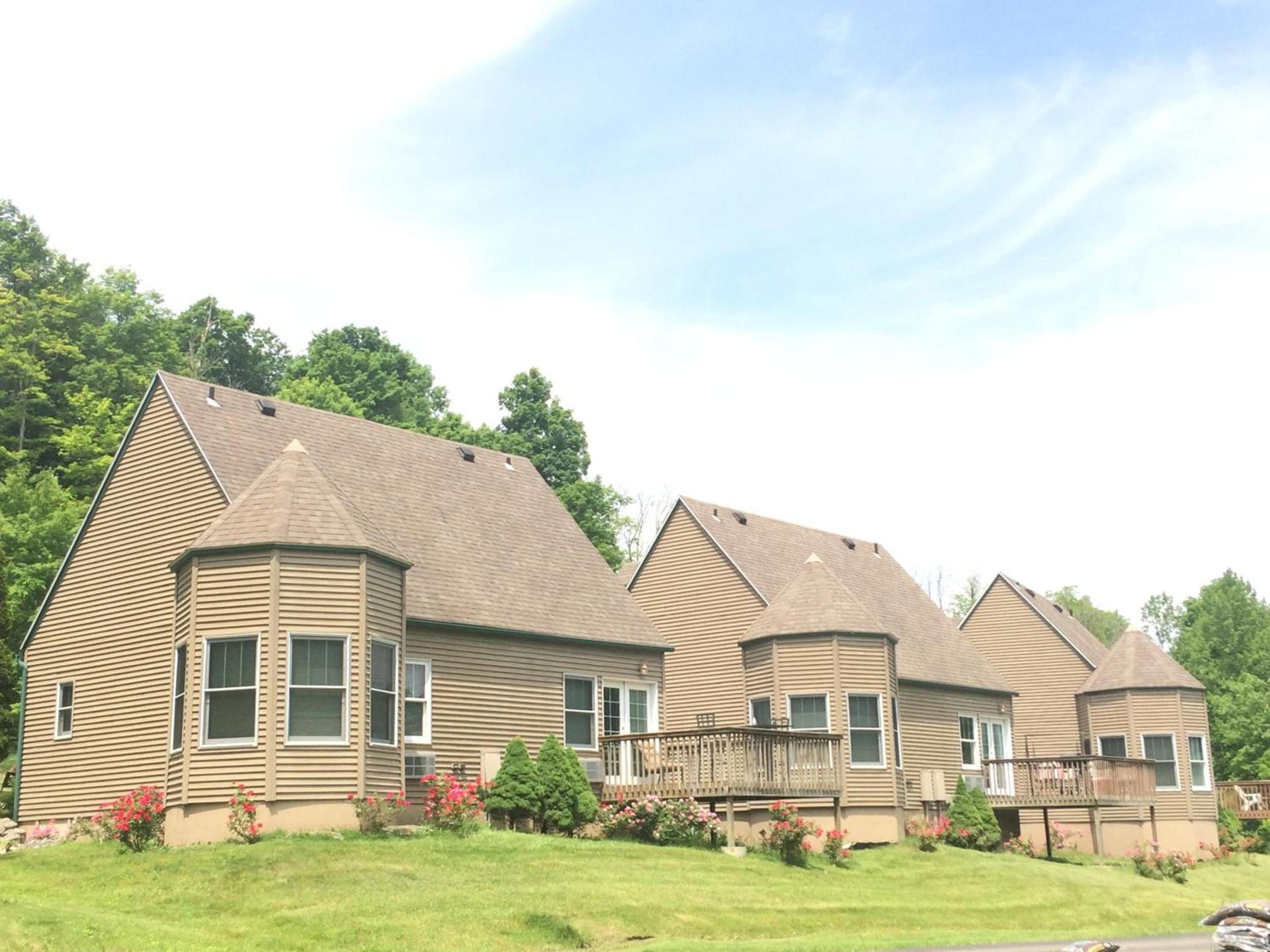 Spruce Hill Inn & Cottages photo 2
