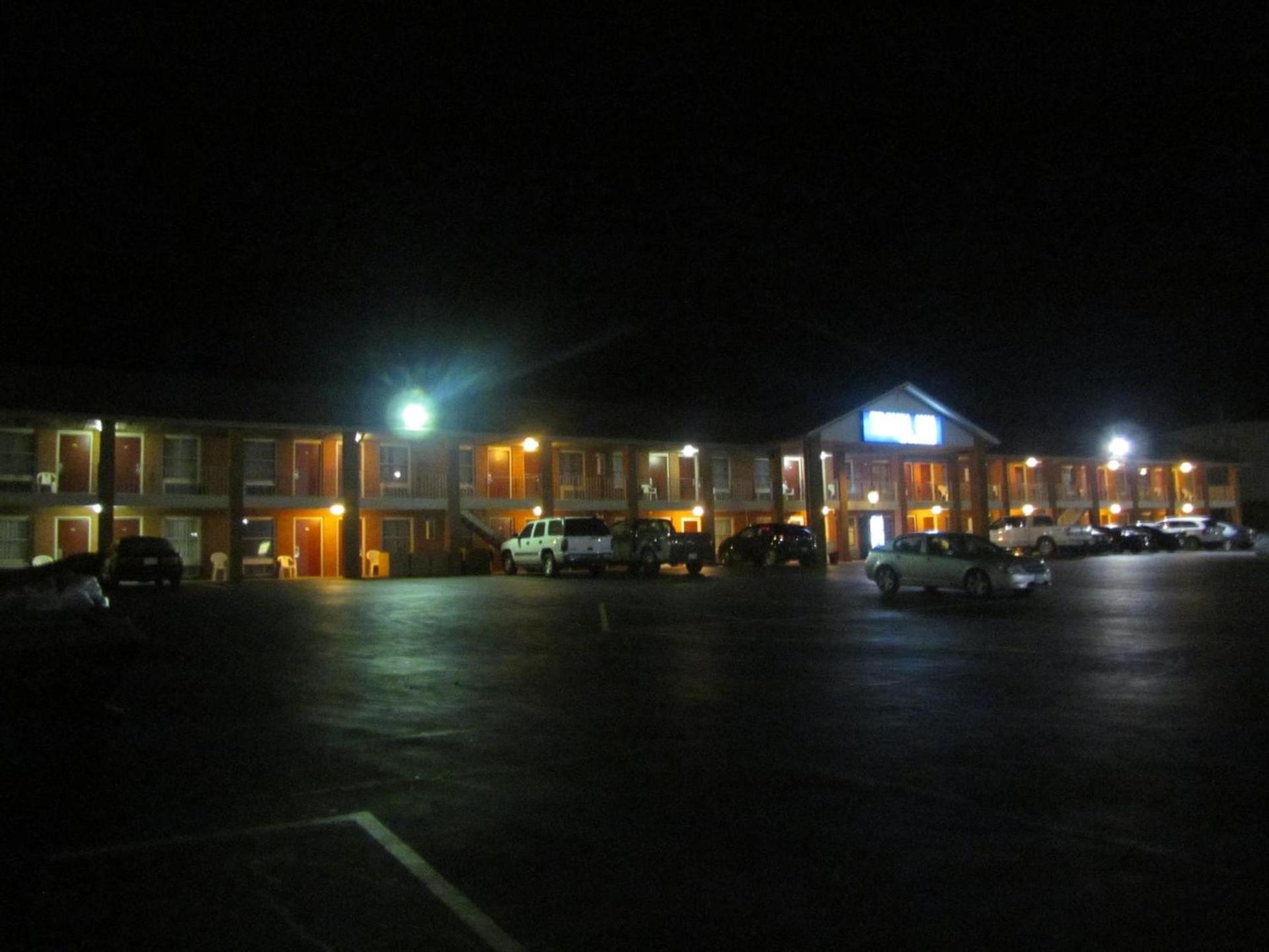 Travel Inn & Suites photo 11