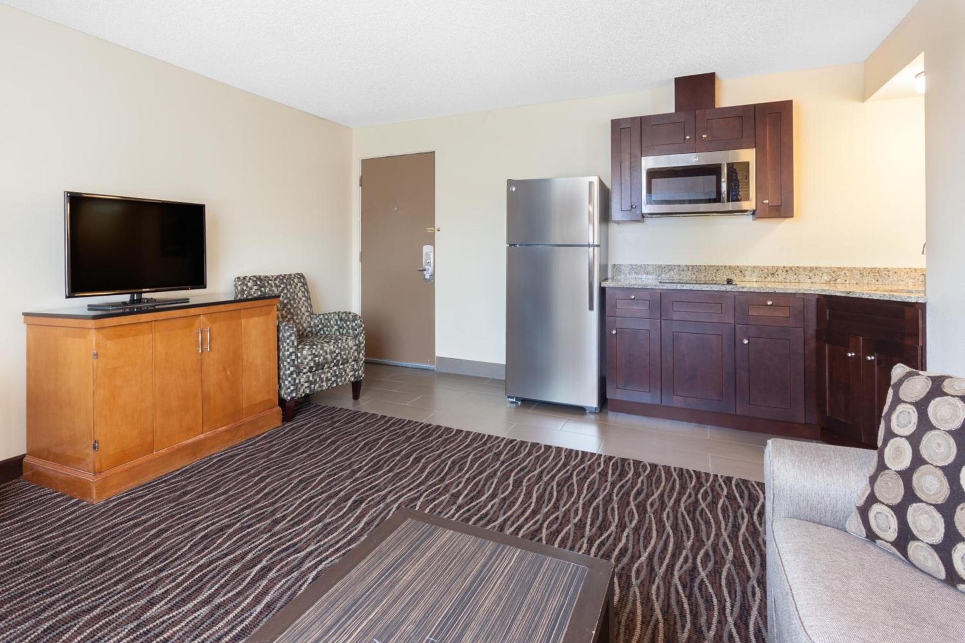 Days Inn by Wyndham Yakima photo 19