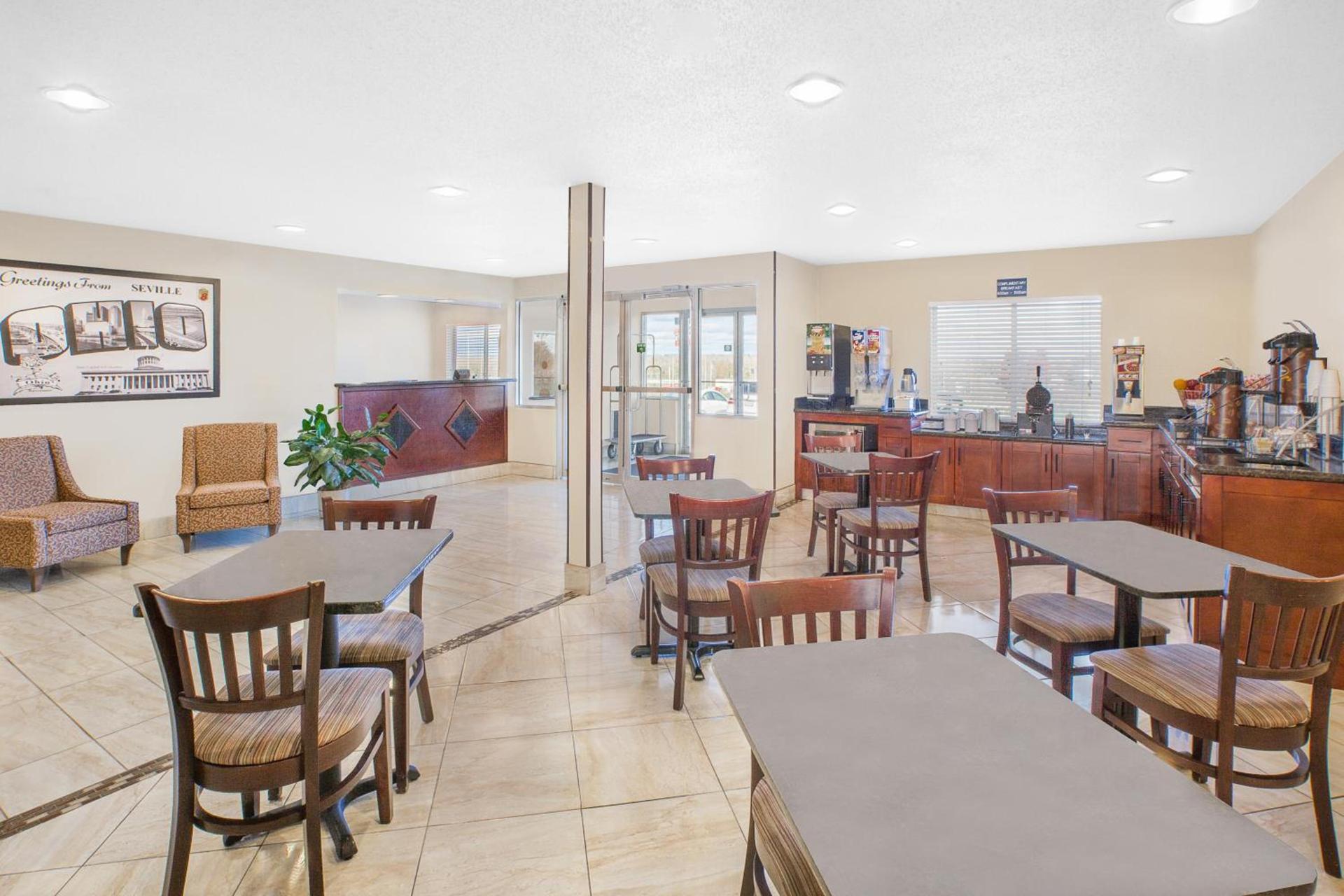 Super 8 by Wyndham Seville photo 23