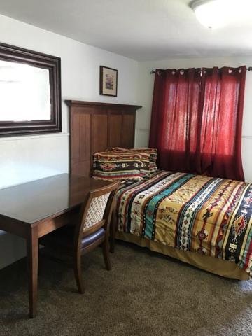 Apache Motel photo 6