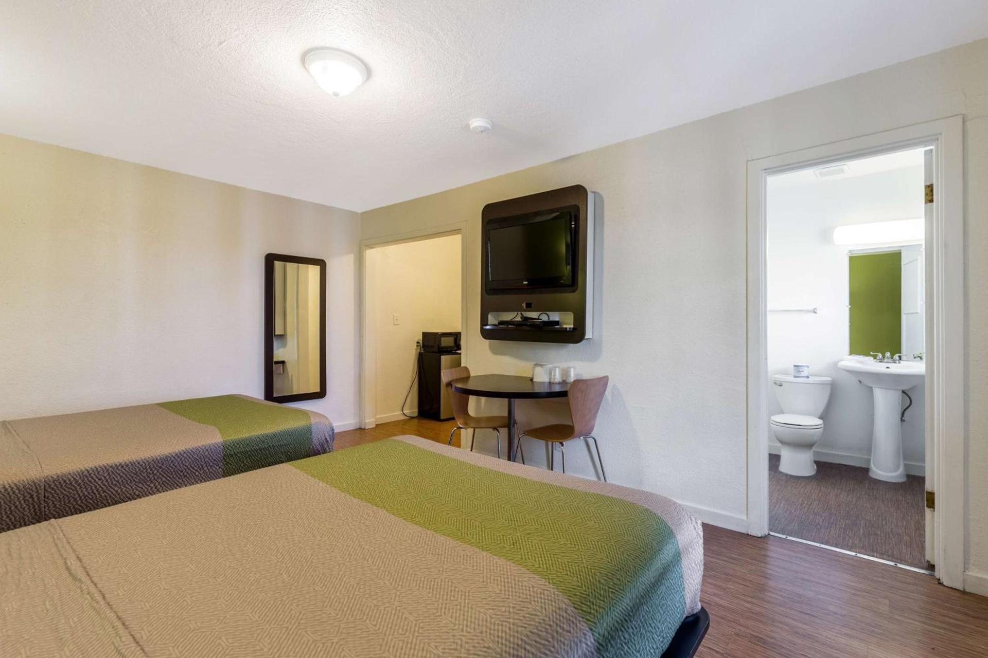 Motel 6 San Rafael, CA photo 12