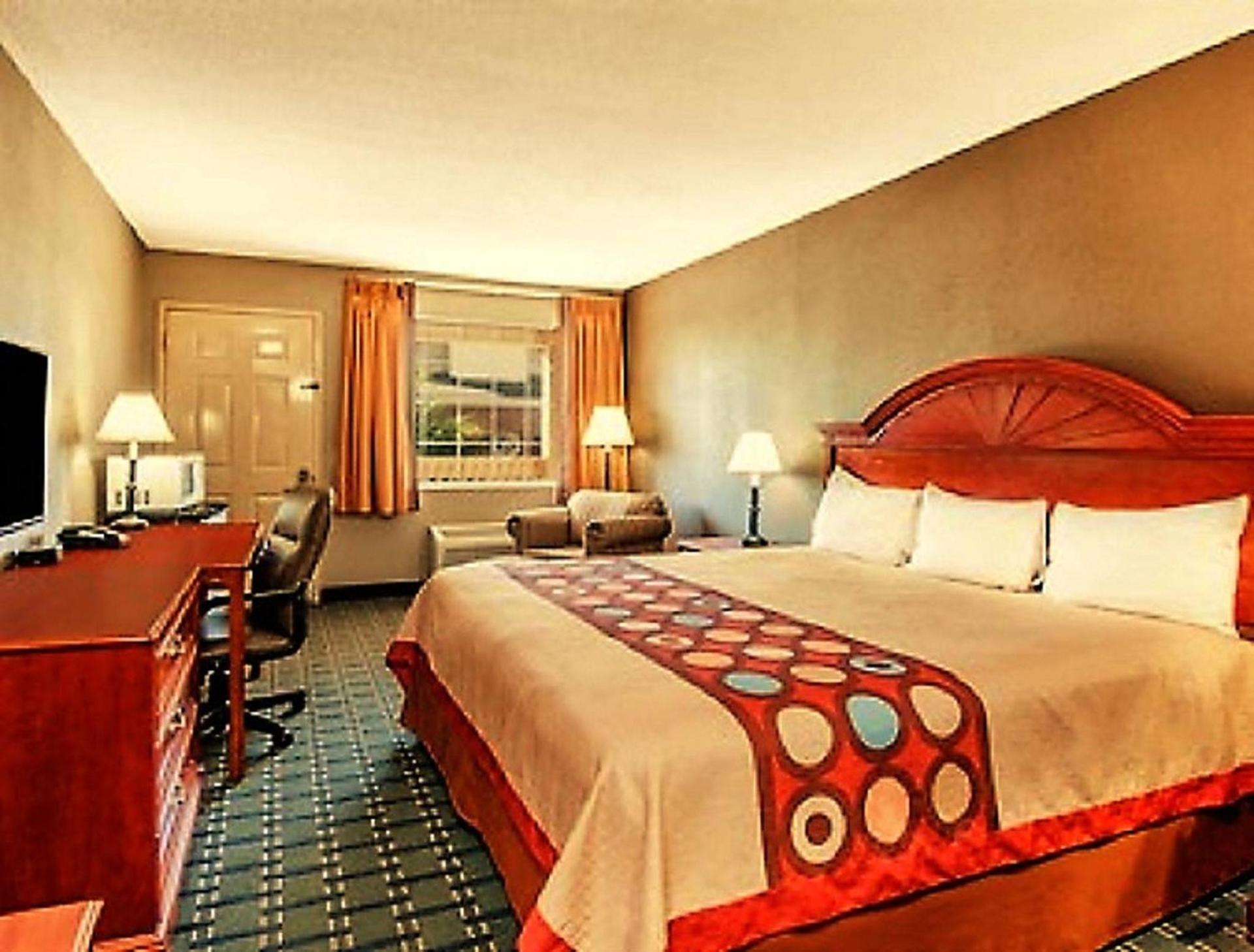 Red Roof Inn & Suites Marysville photo 30