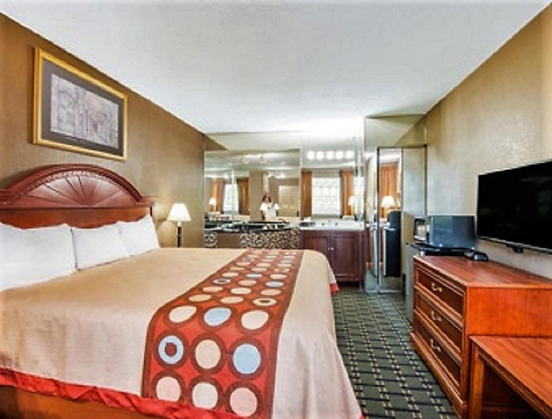 Red Roof Inn & Suites Marysville photo 31