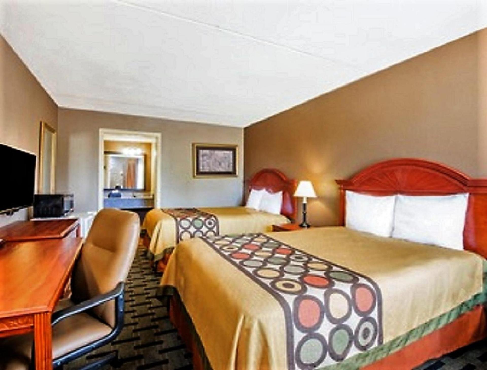 Red Roof Inn & Suites Marysville photo 28