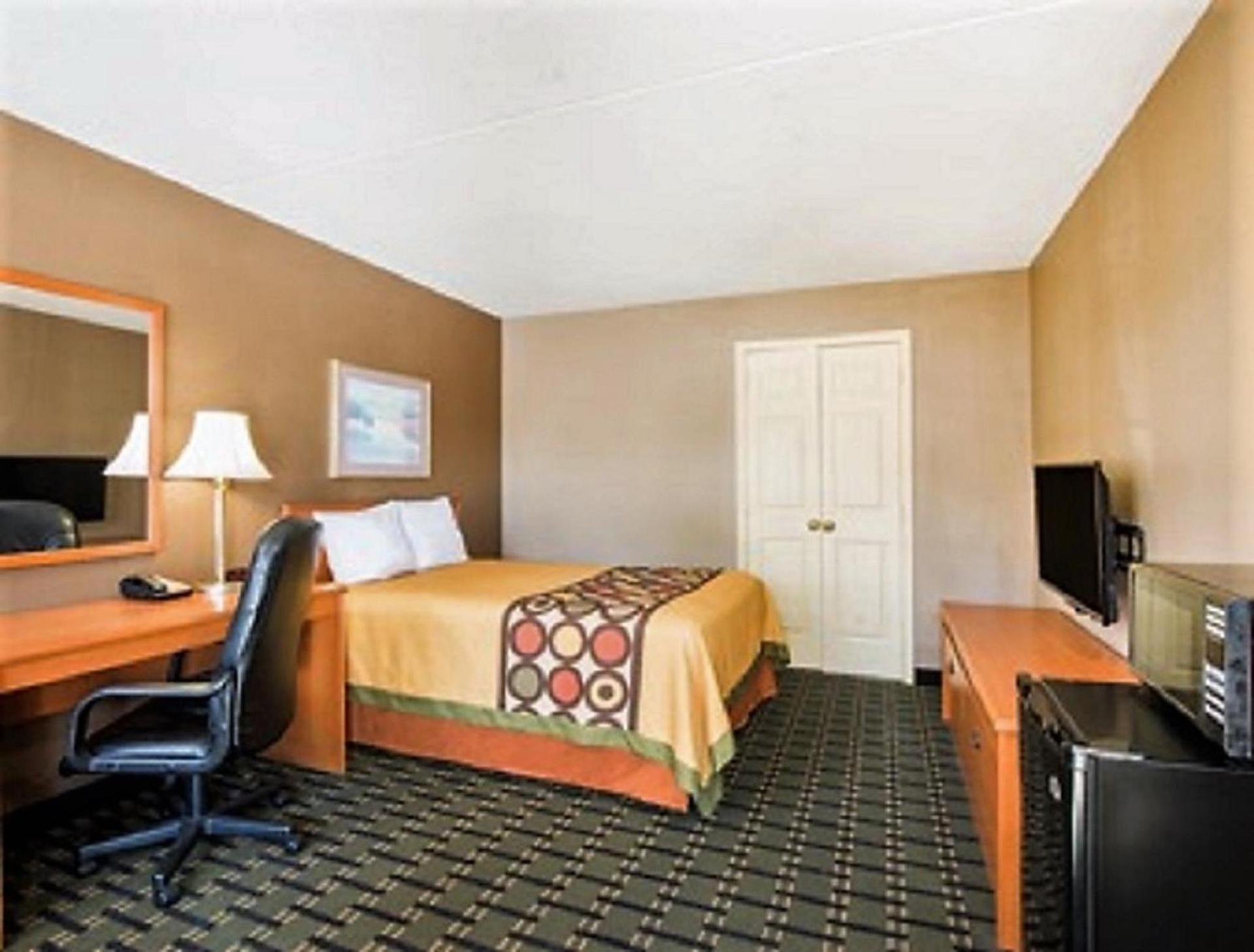 Red Roof Inn & Suites Marysville photo 29