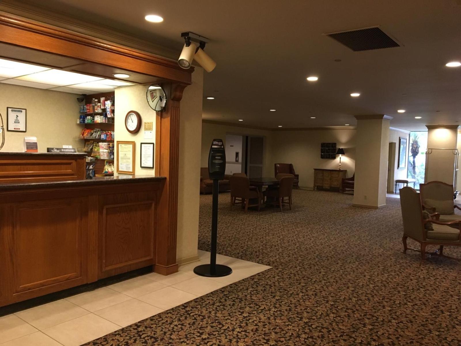 Piccadilly Inn Airport photo 9