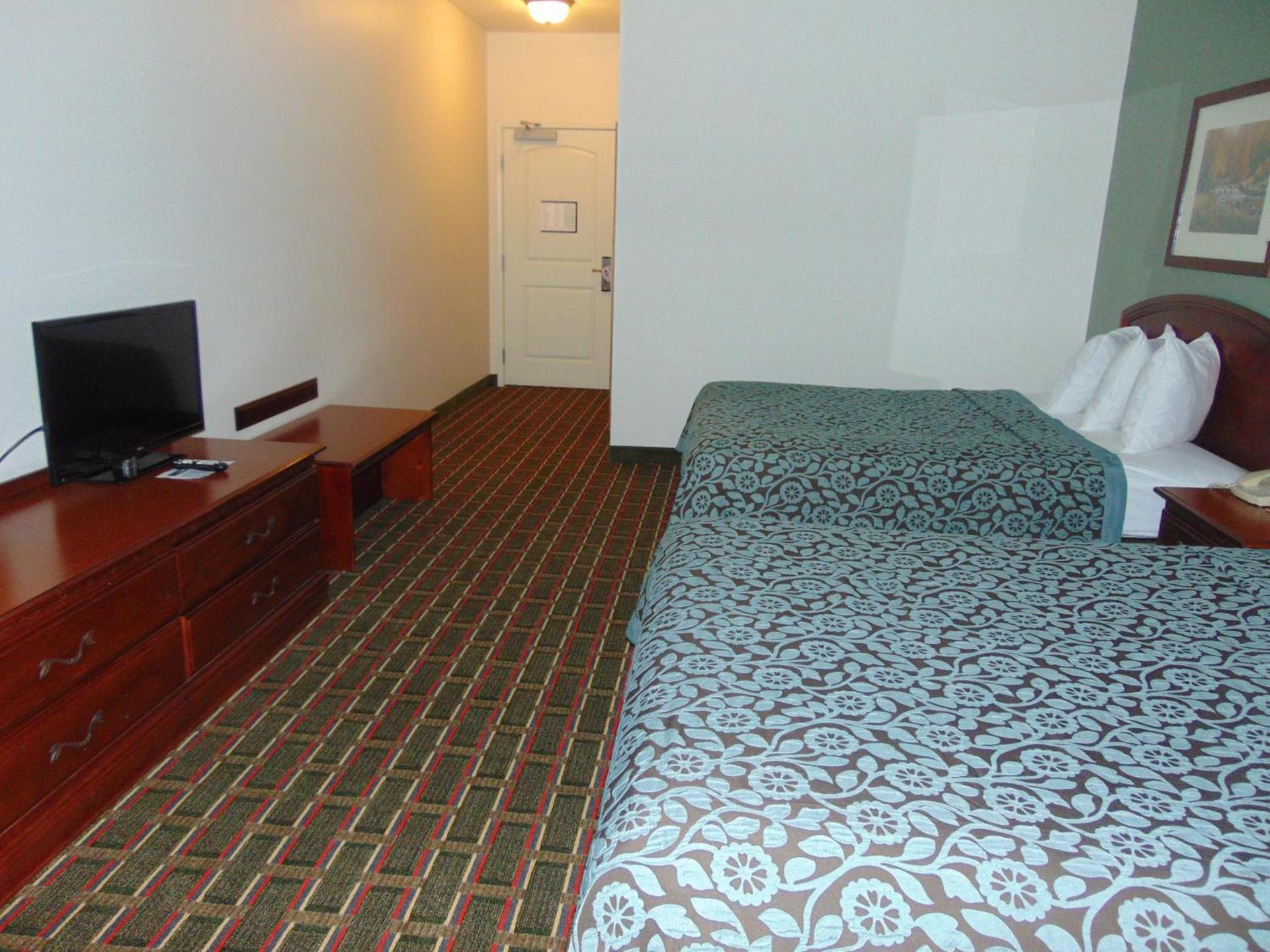 Days Inn by Wyndham Pentwater photo 22