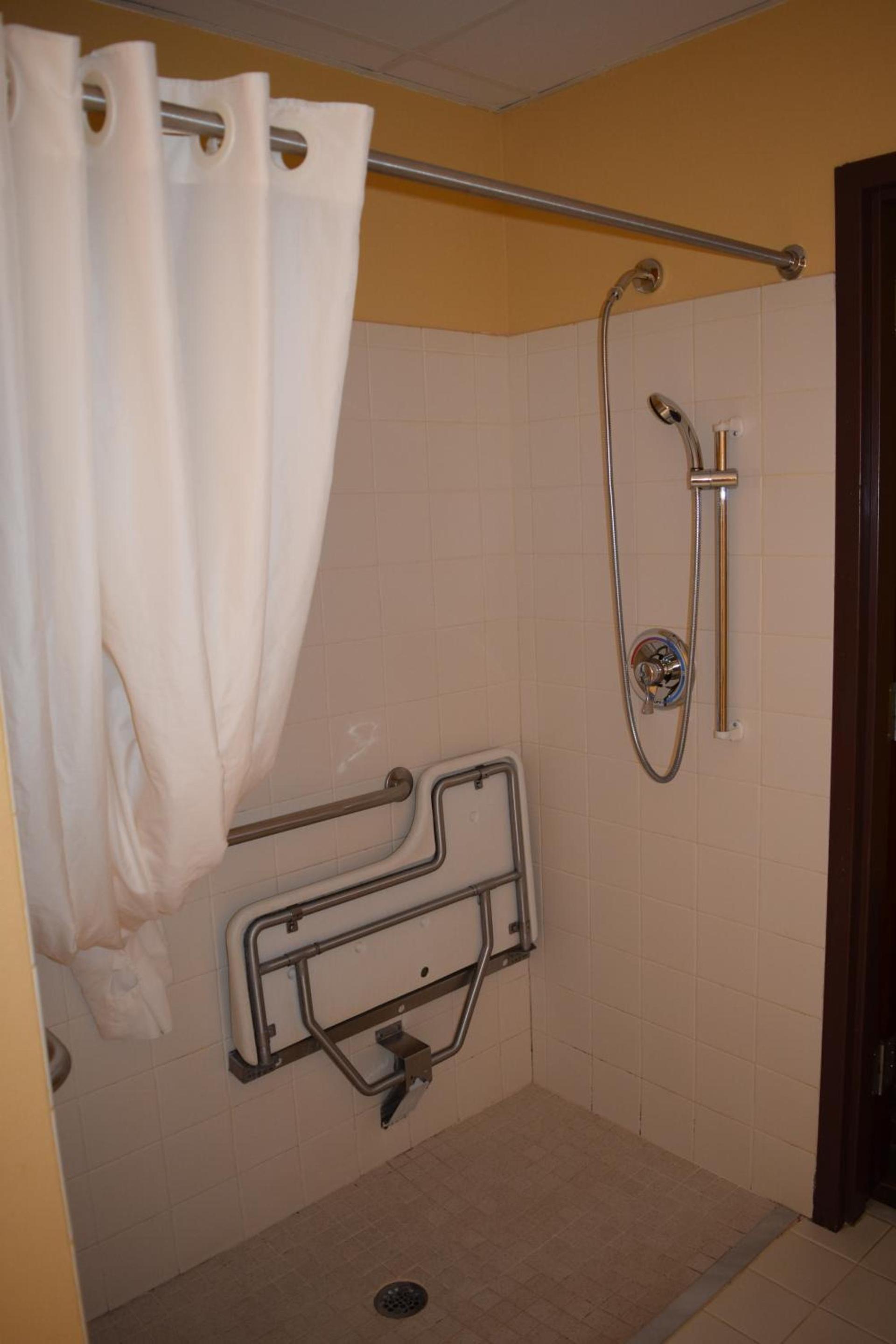 Microtel Inn & Suites by Wyndham Rock Hill/Charlotte Area photo 14