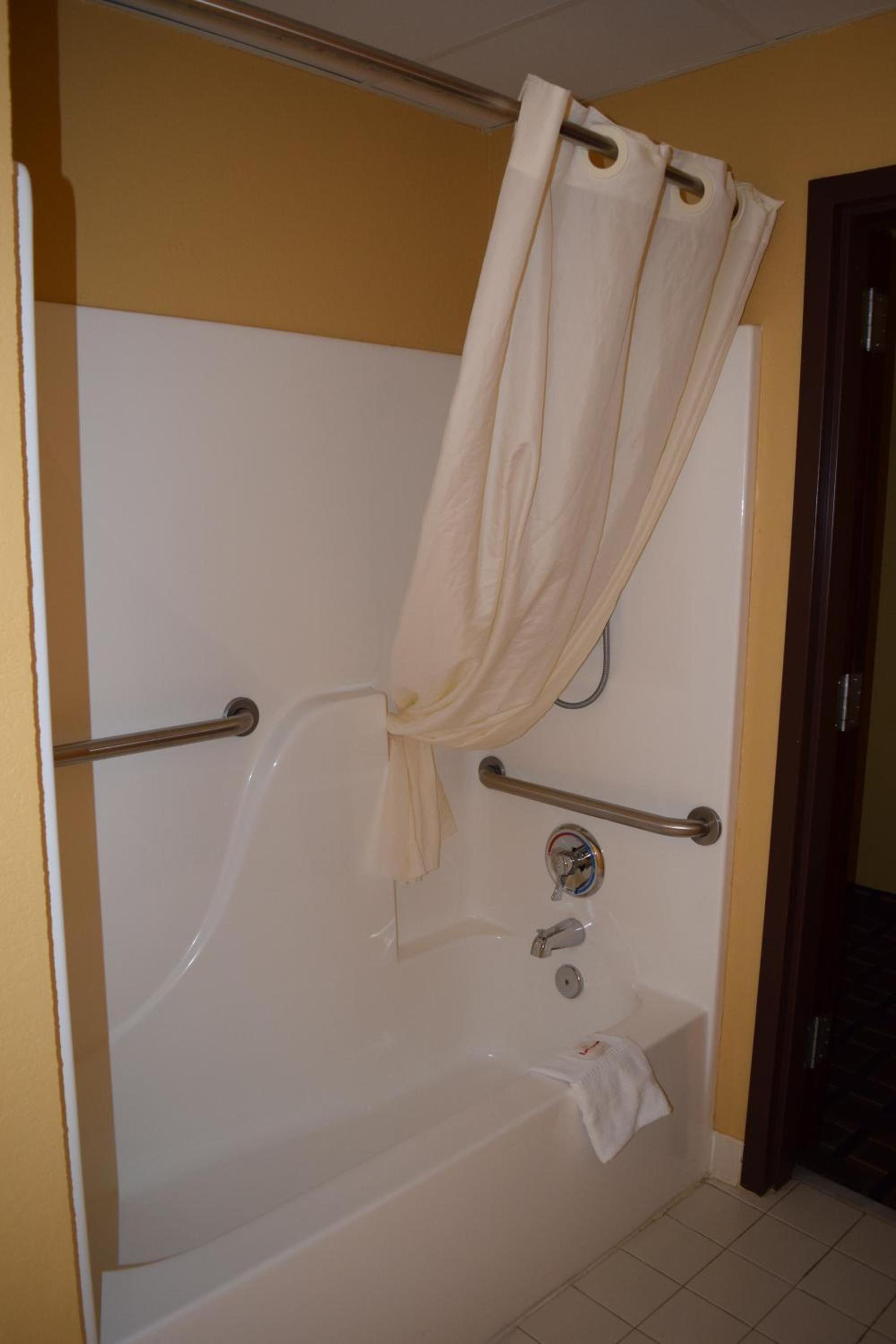 Microtel Inn & Suites by Wyndham Rock Hill/Charlotte Area photo 13