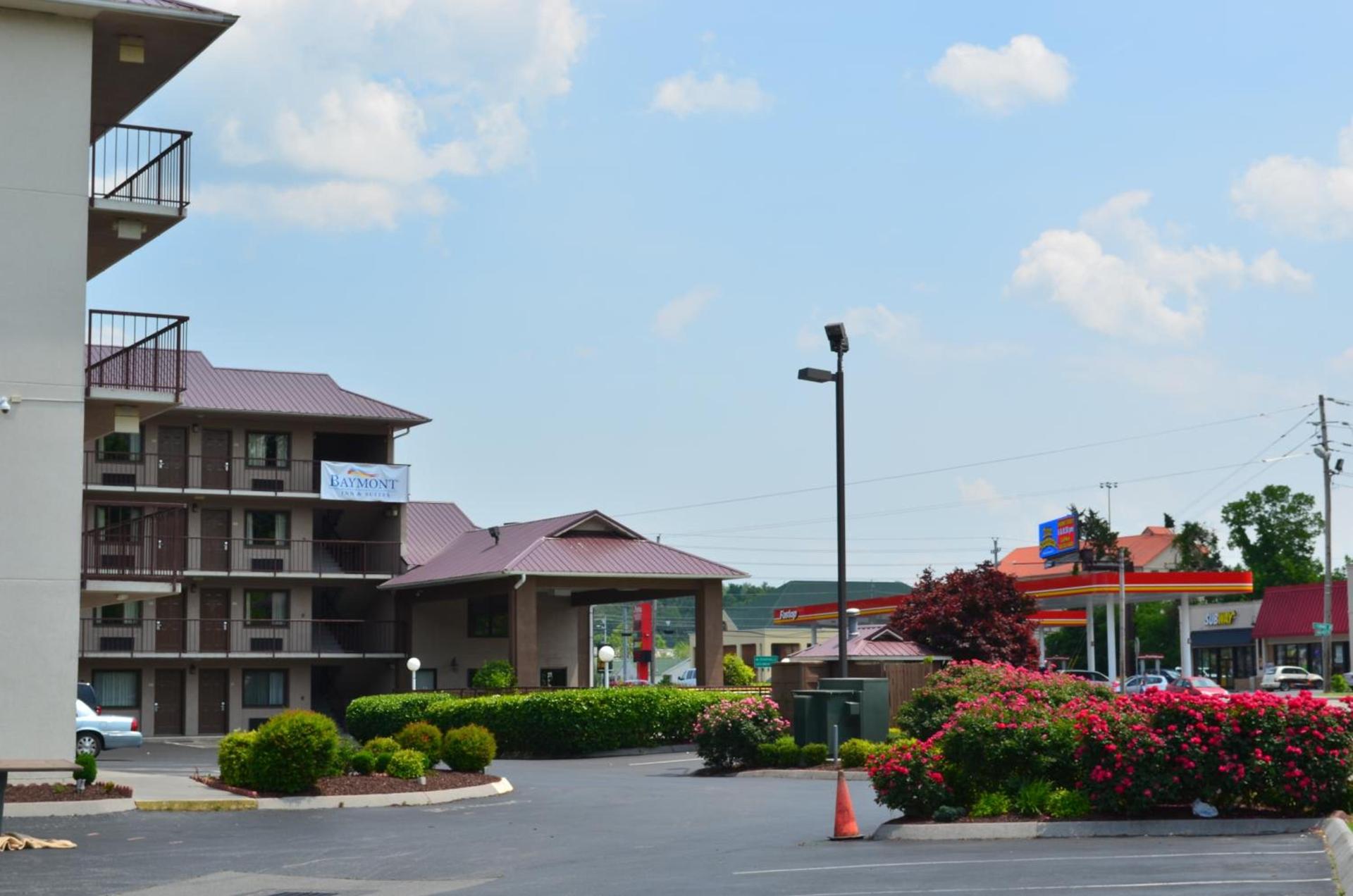 Baymont by Wyndham Pigeon Forge near Island Drive photo 26