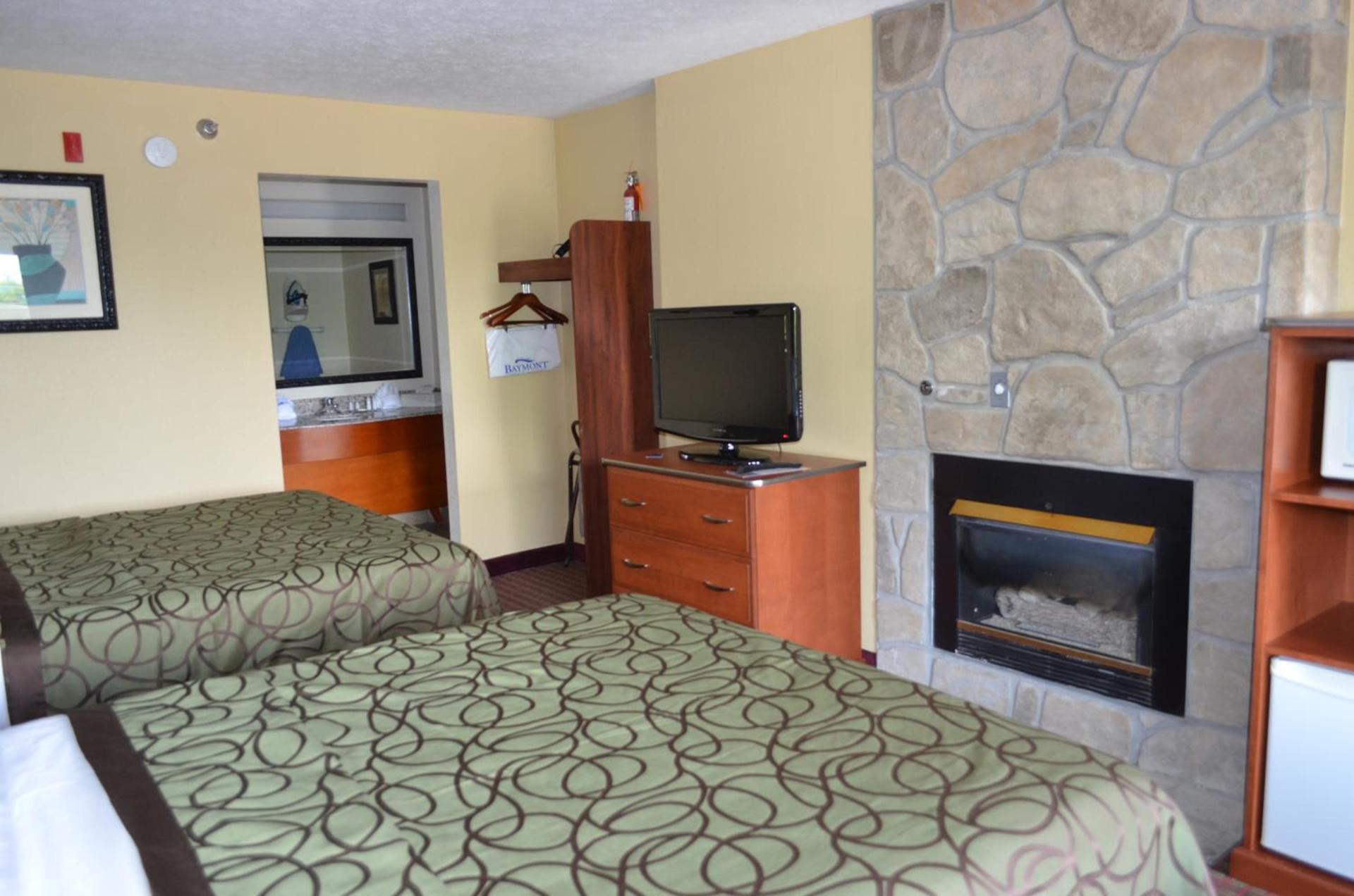 Baymont by Wyndham Pigeon Forge near Island Drive photo 28