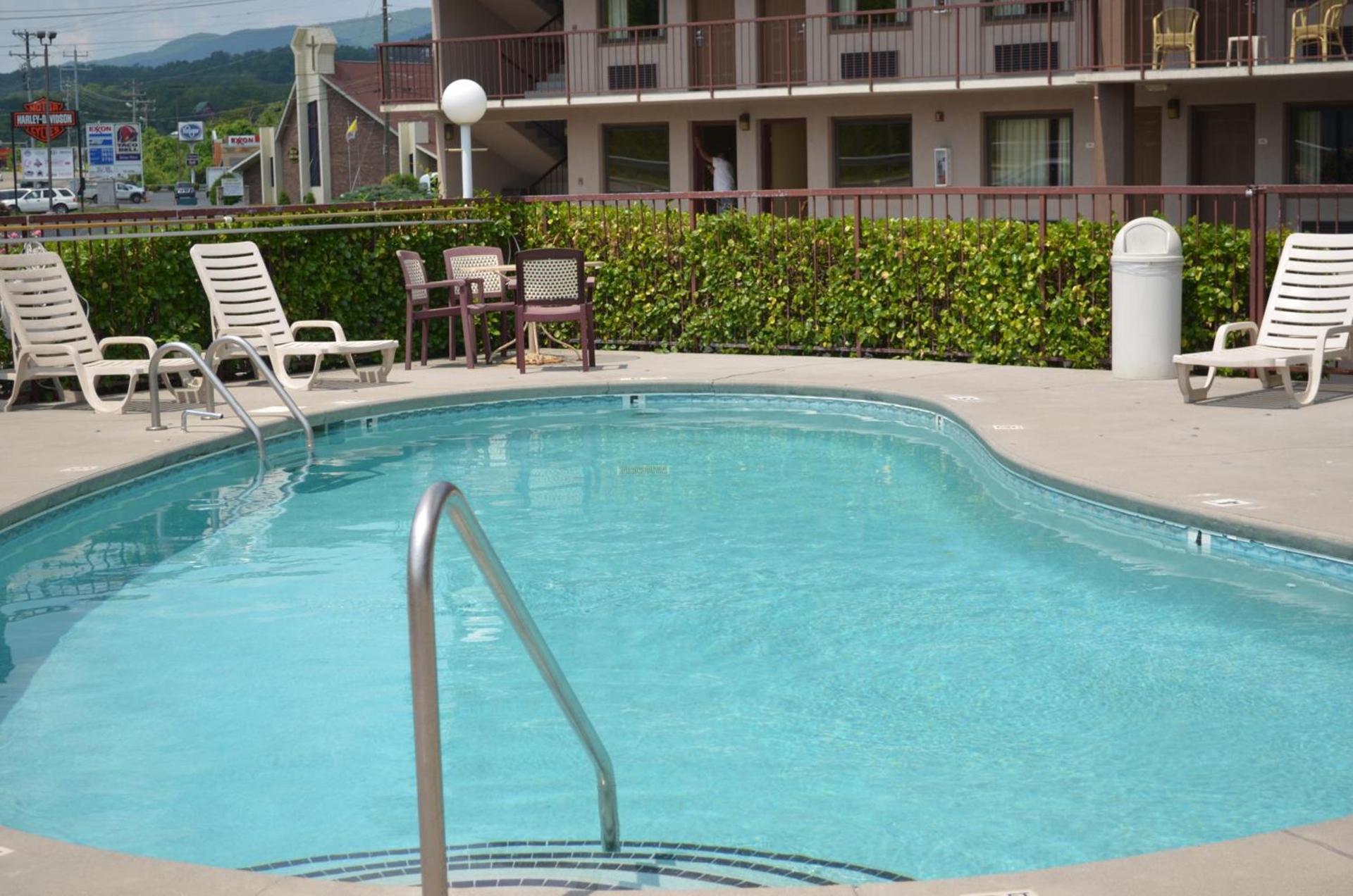 Baymont by Wyndham Pigeon Forge near Island Drive photo 19
