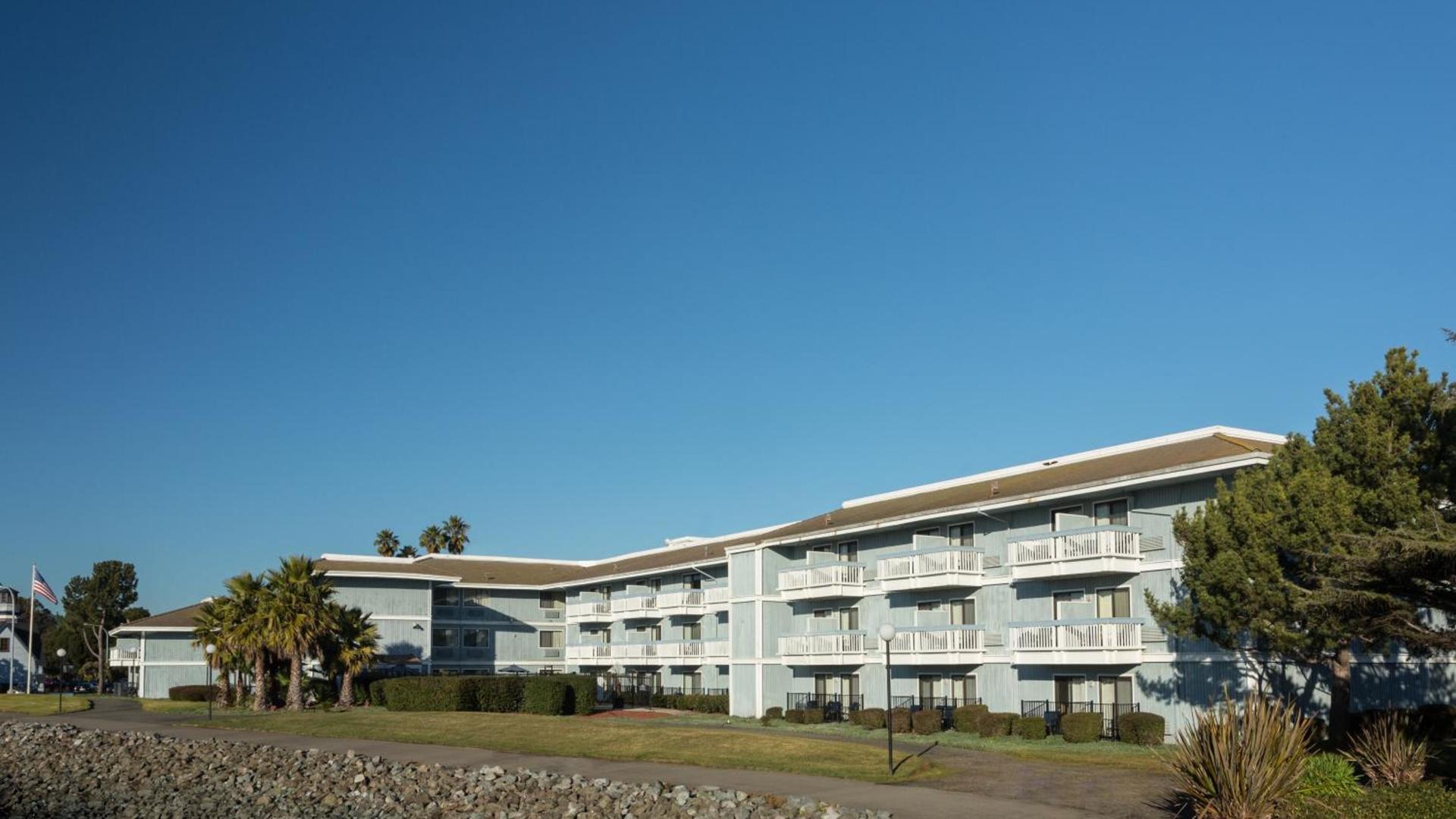 The Marina Inn on San Francisco Bay photo 7