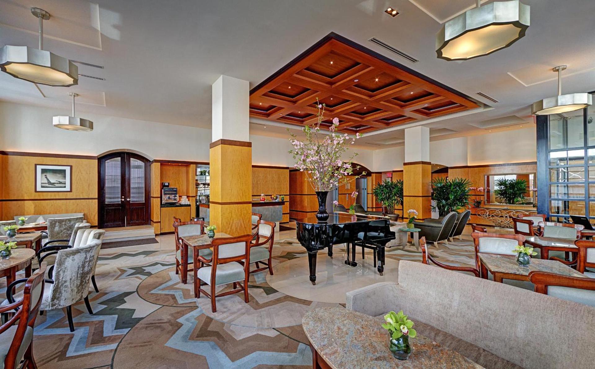 Hotel Giraffe by Library Hotel Collection photo 8