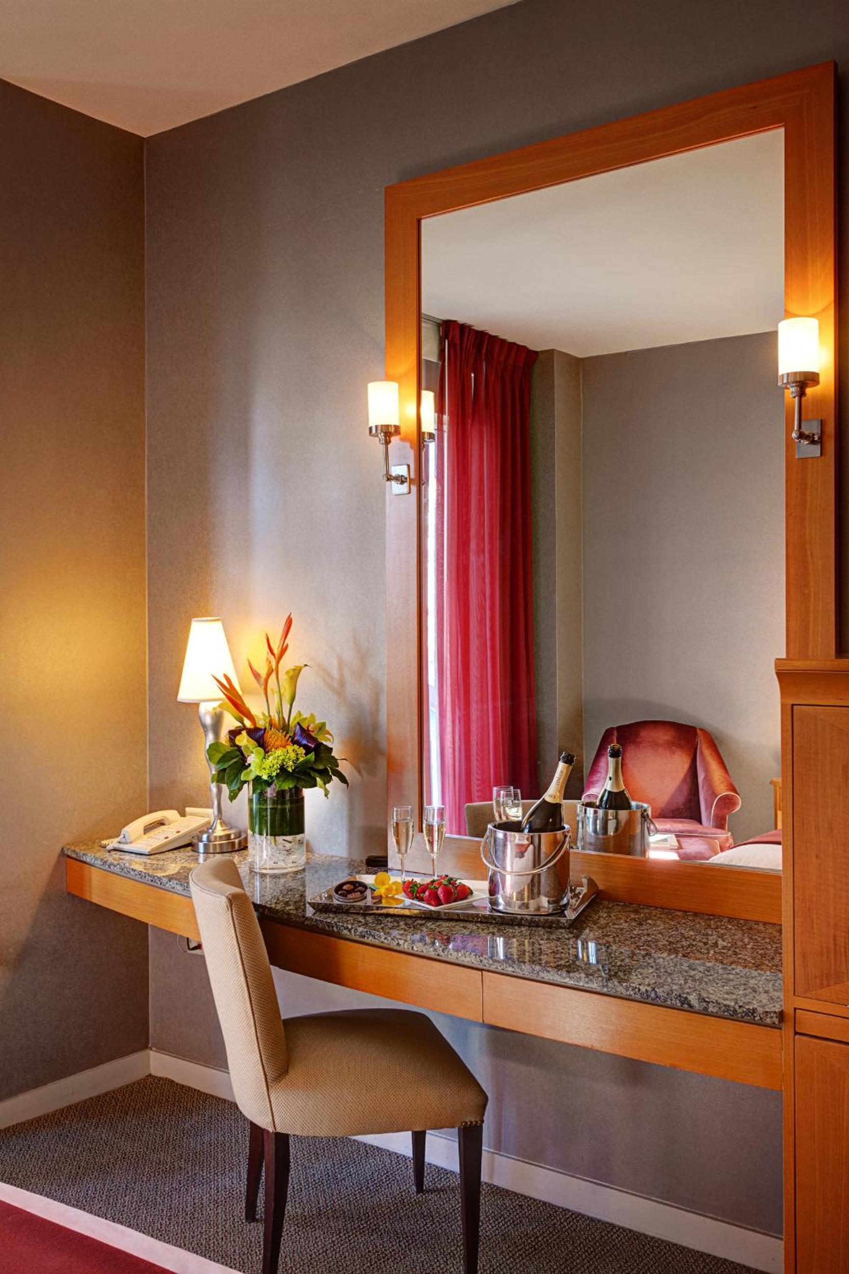 Hotel Giraffe by Library Hotel Collection photo 39