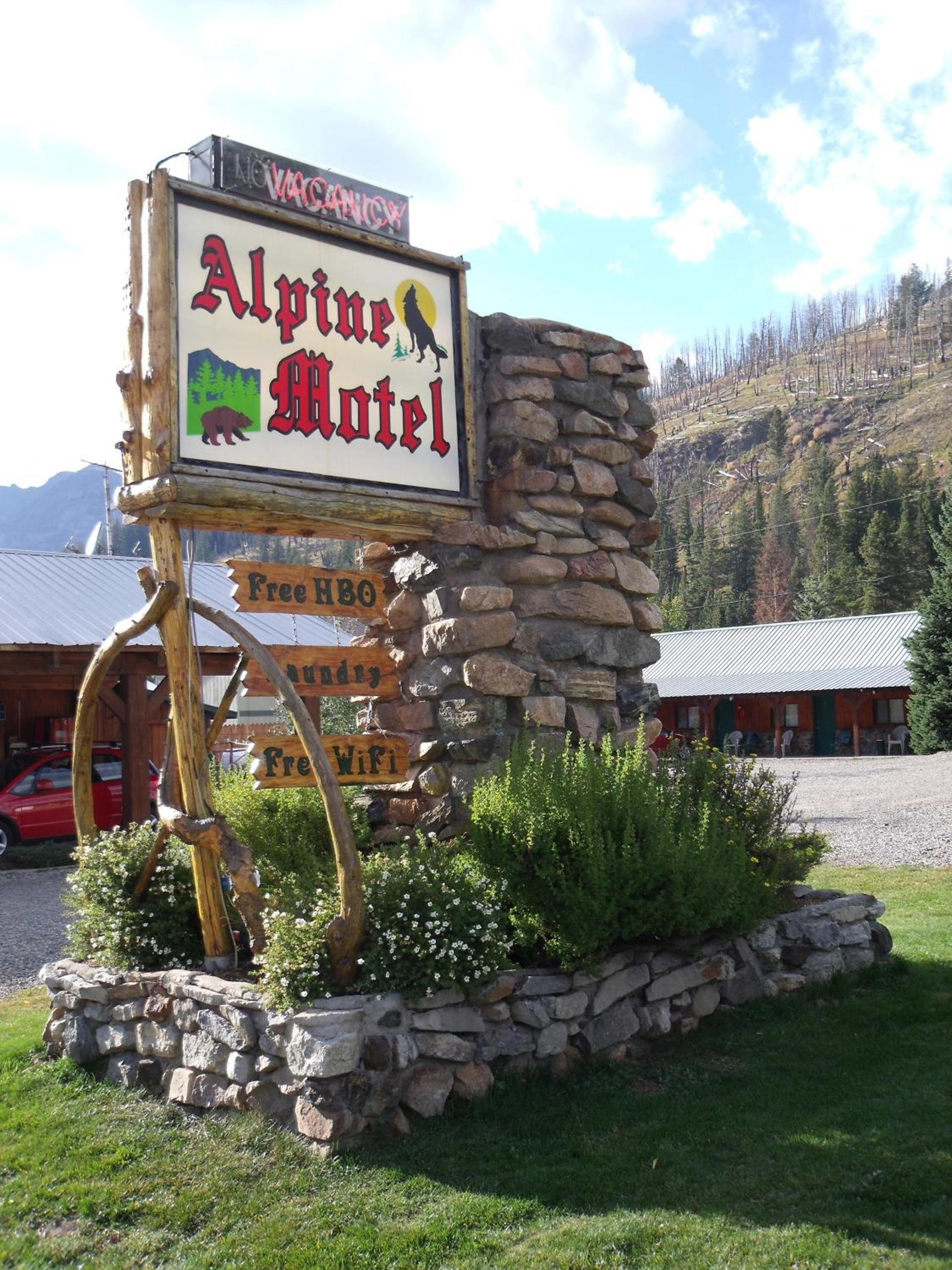 Alpine Motel of Cooke City photo 17
