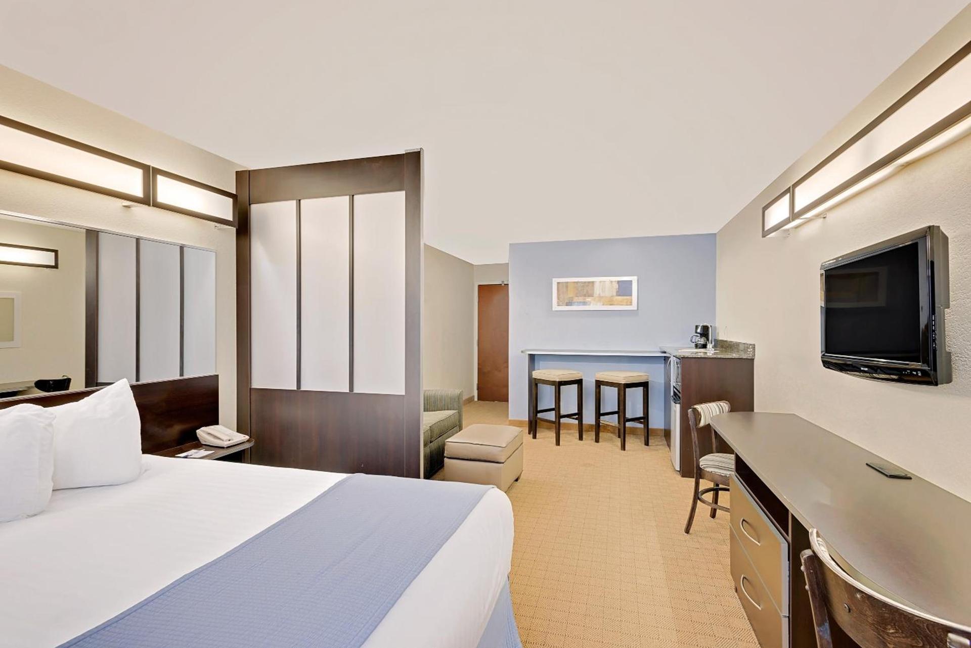 Microtel Inn and Suites by Wyndham - Geneva photo 11