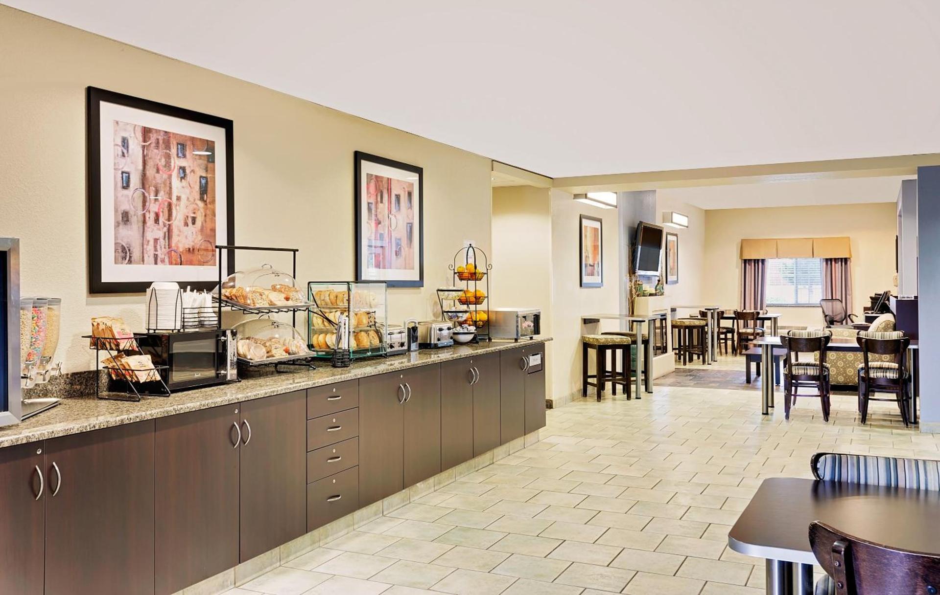 Microtel Inn and Suites by Wyndham - Geneva photo 19
