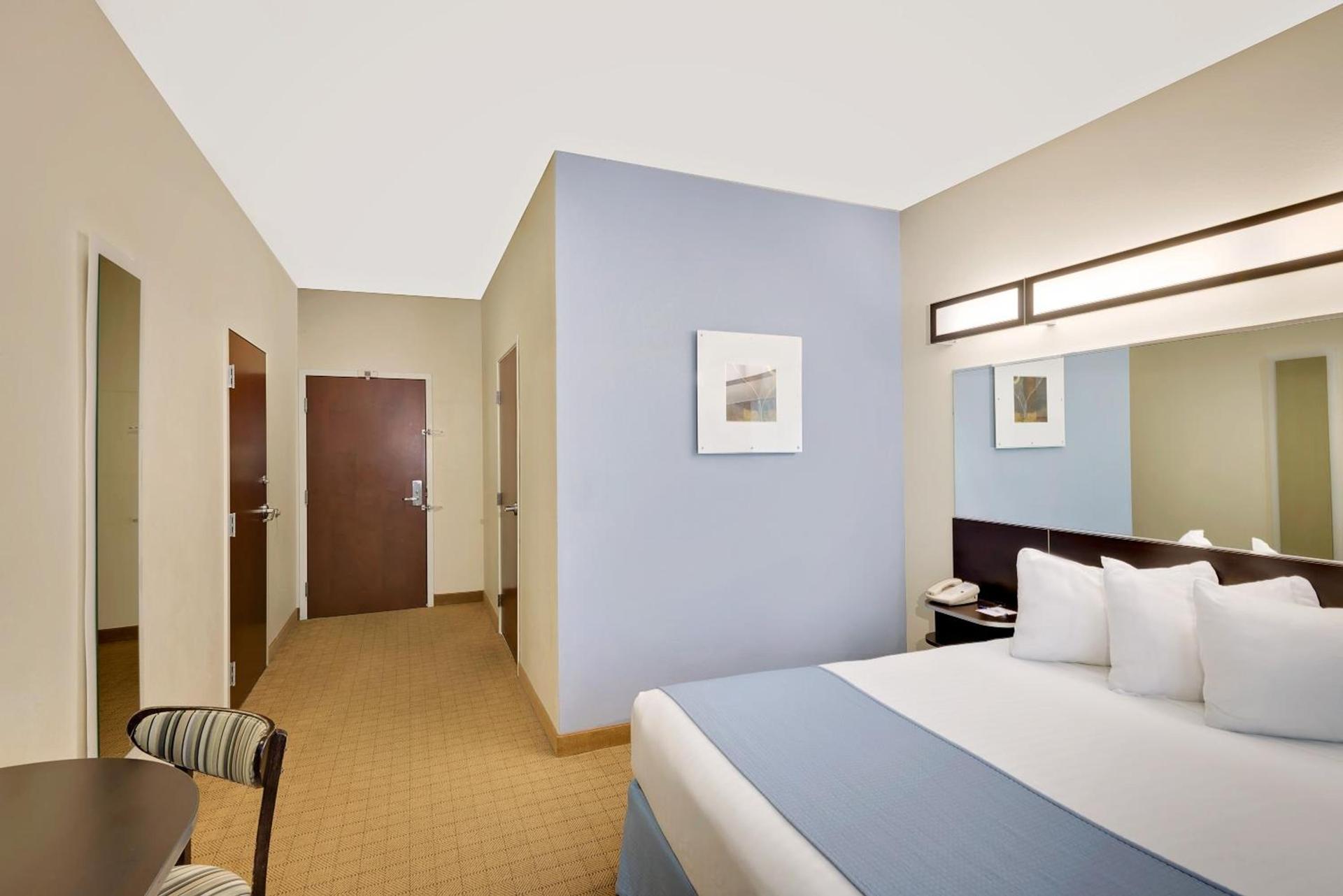 Microtel Inn and Suites by Wyndham - Geneva photo 20