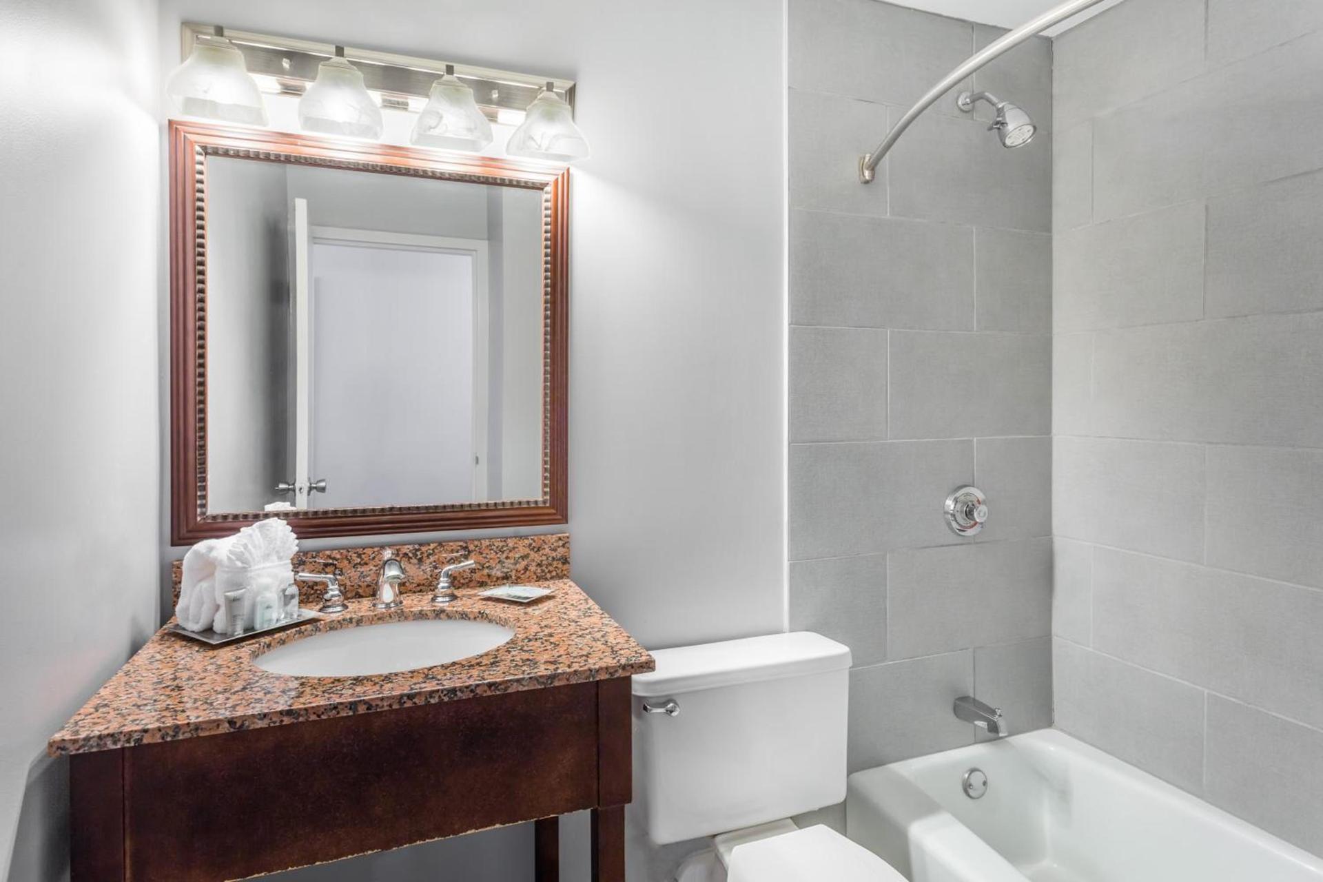Wyndham Garden Greensboro photo 13