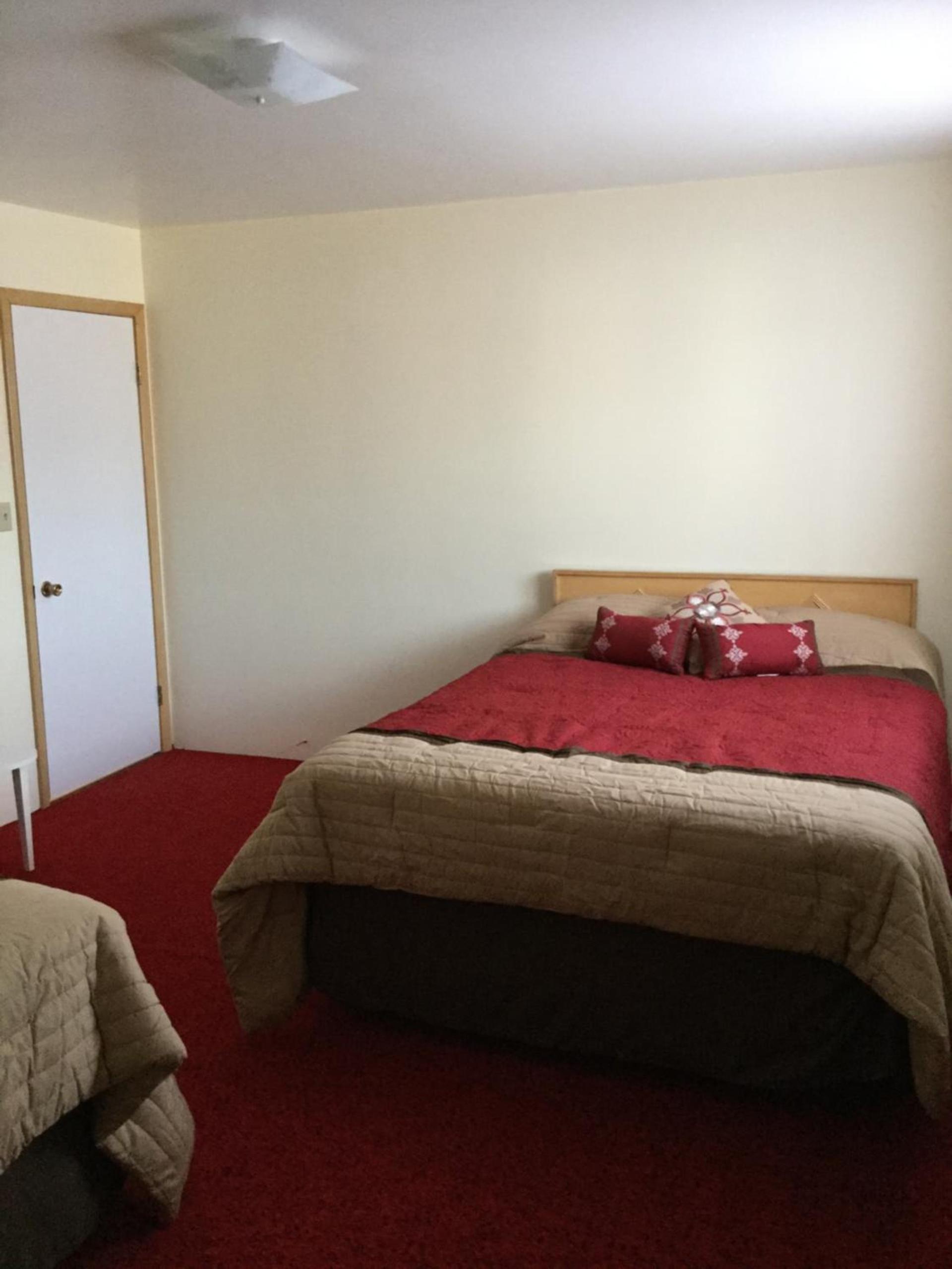 Cedars Motel photo 36