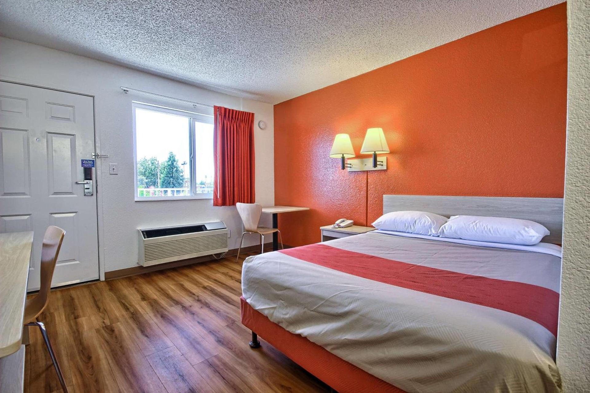 Bridgeview Hotel photo 59