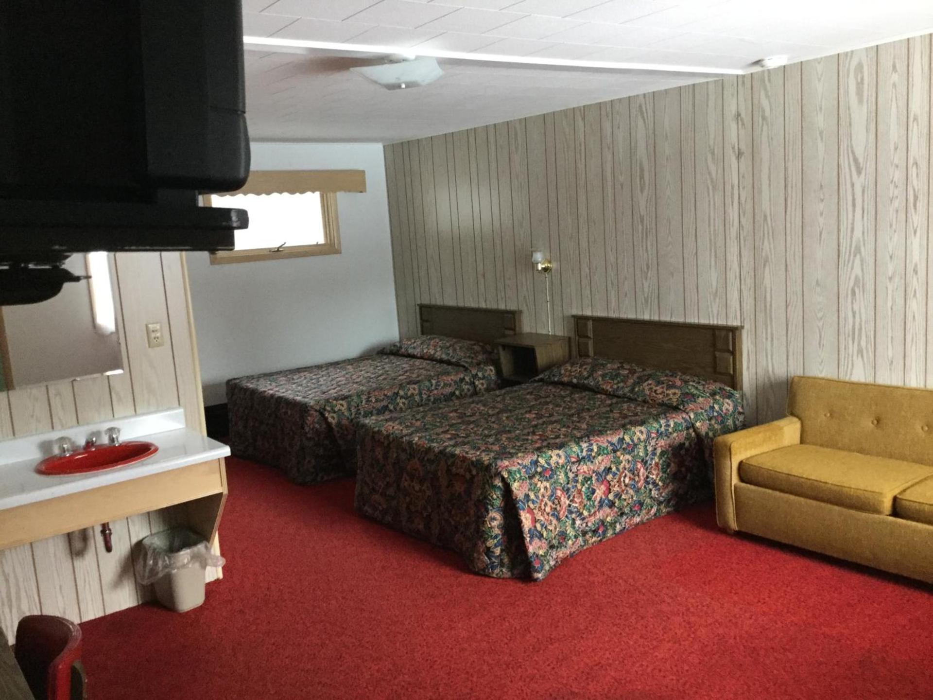 Cedars Motel photo 31