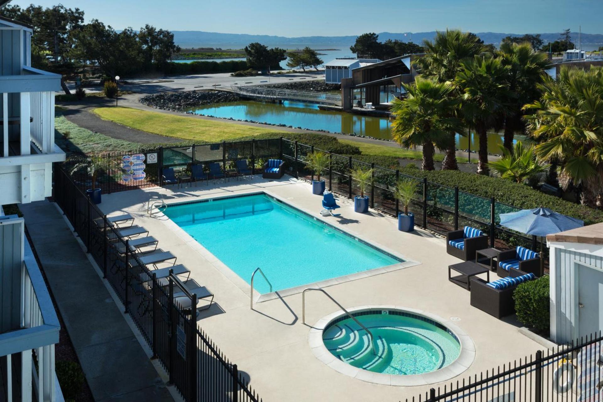 The Marina Inn on San Francisco Bay photo 2