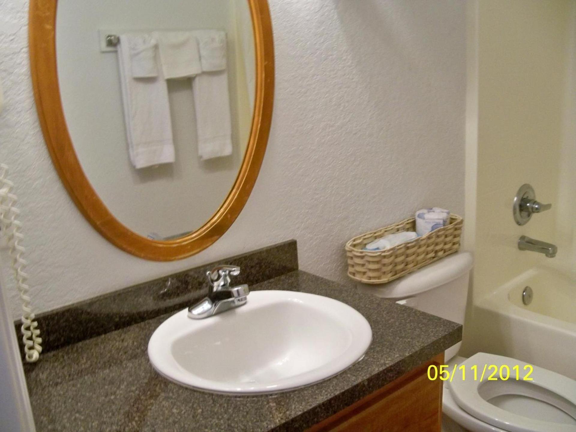 Lake Roy Beach Inn - Winter Haven photo 5