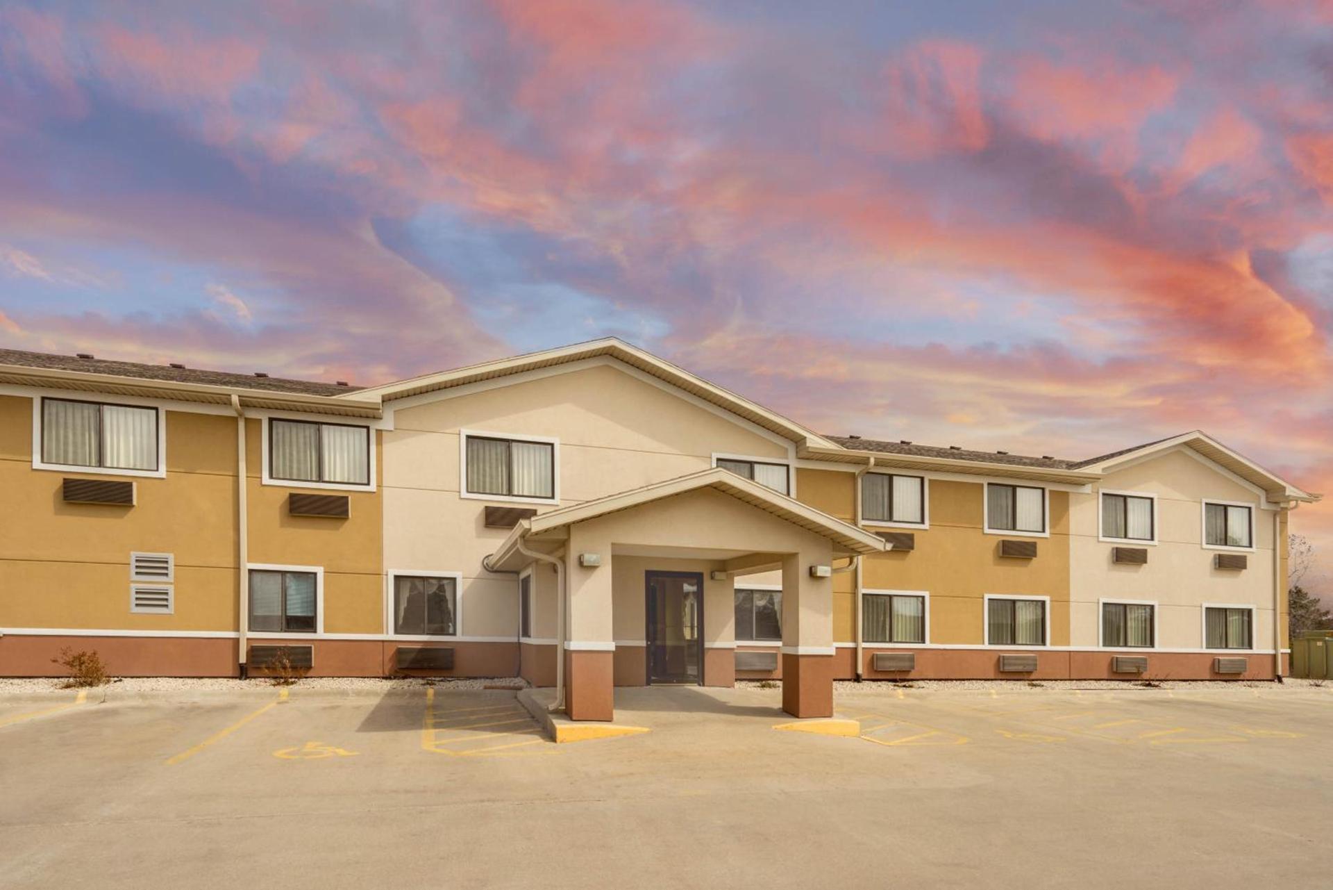 Super 8 by Wyndham Fond Du Lac photo 15