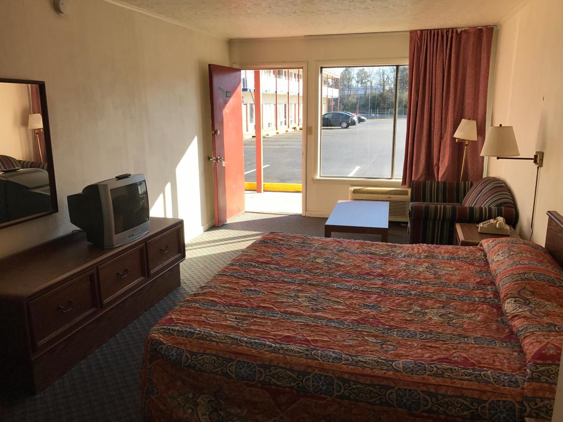 Flagship Inn photo 16