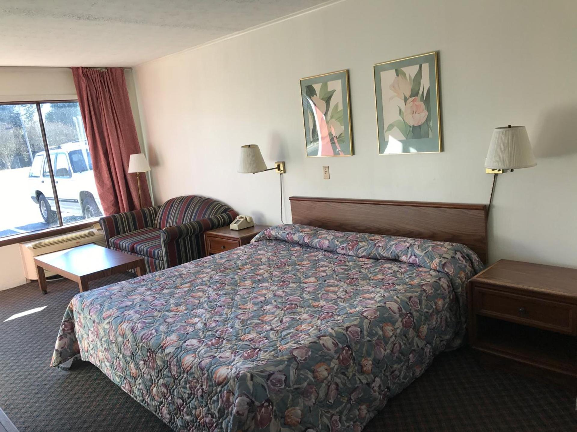 Flagship Inn photo 22