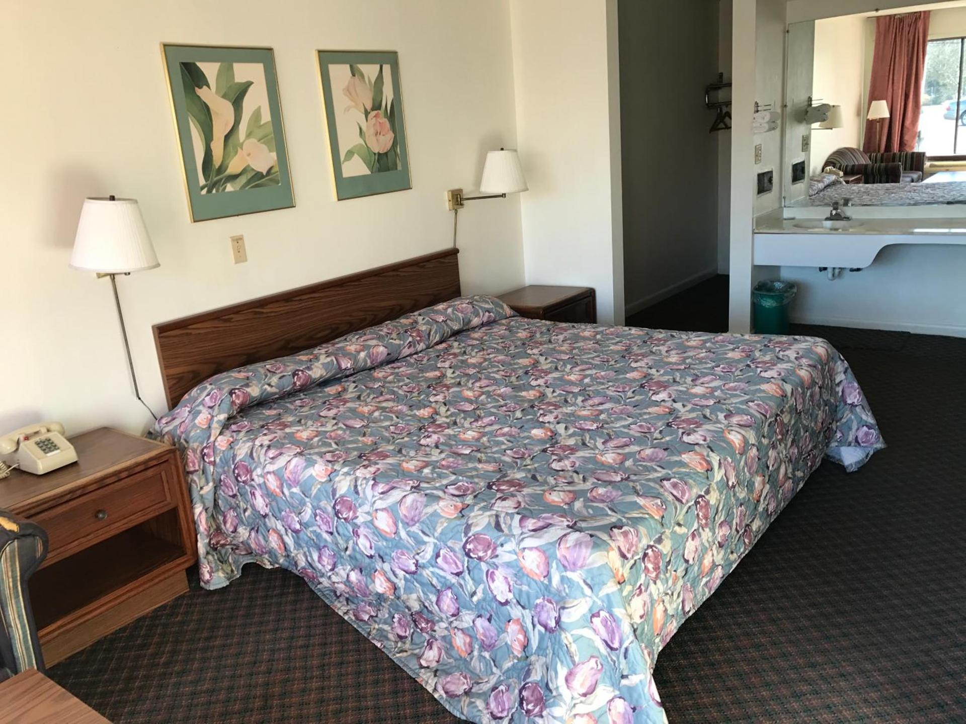 Flagship Inn photo 21