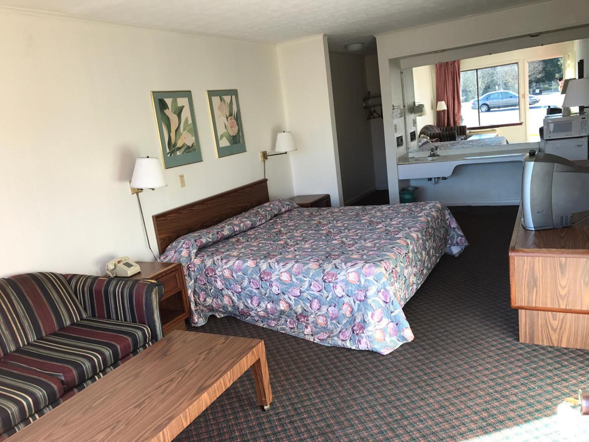Flagship Inn photo 15