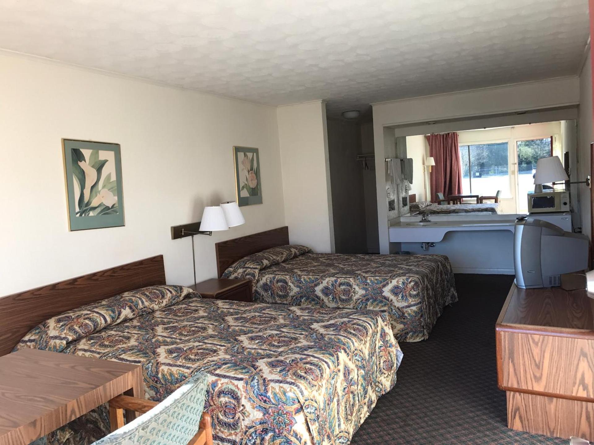 Flagship Inn photo 13