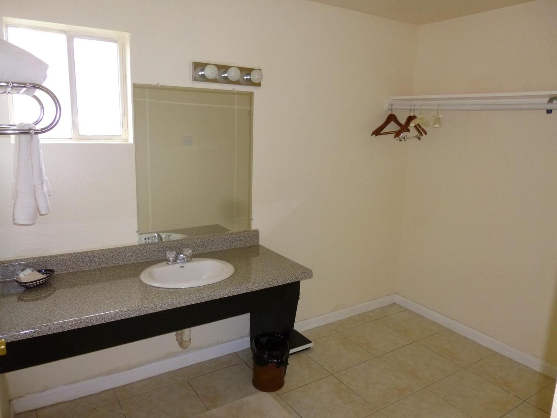 Alvin Extended Stay photo 13