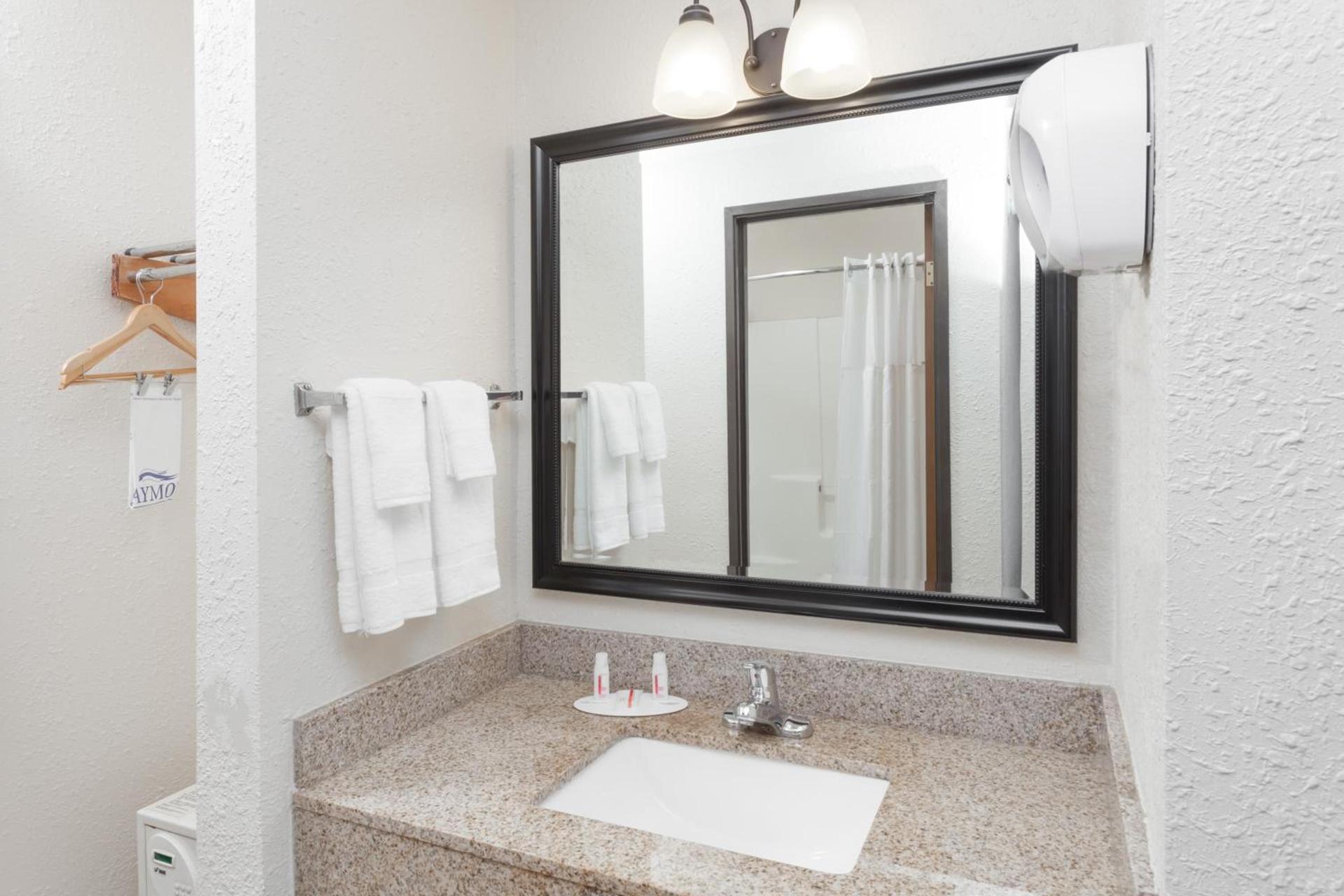 Baymont by Wyndham Tuscola photo 32