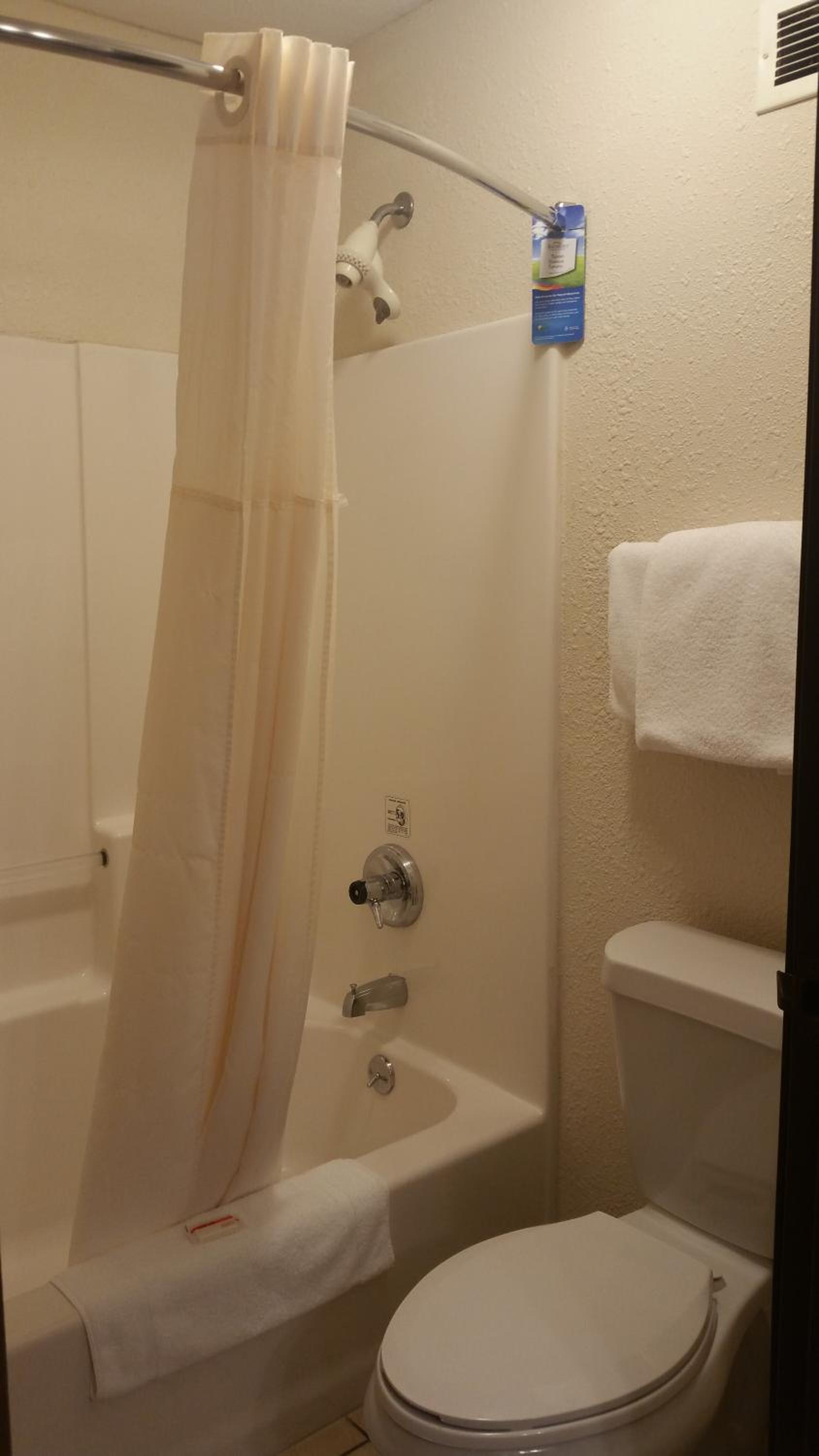 Baymont by Wyndham Tuscola photo 40