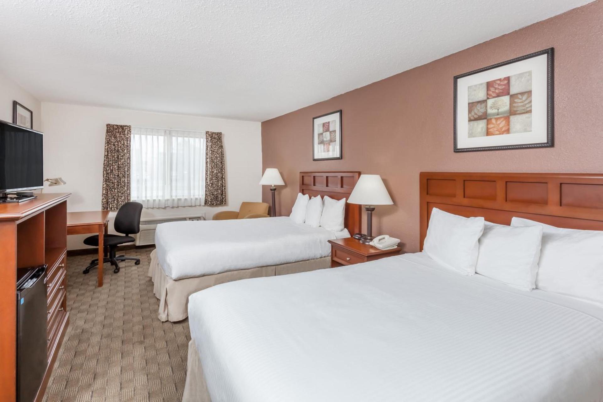 Baymont by Wyndham Tuscola photo 42