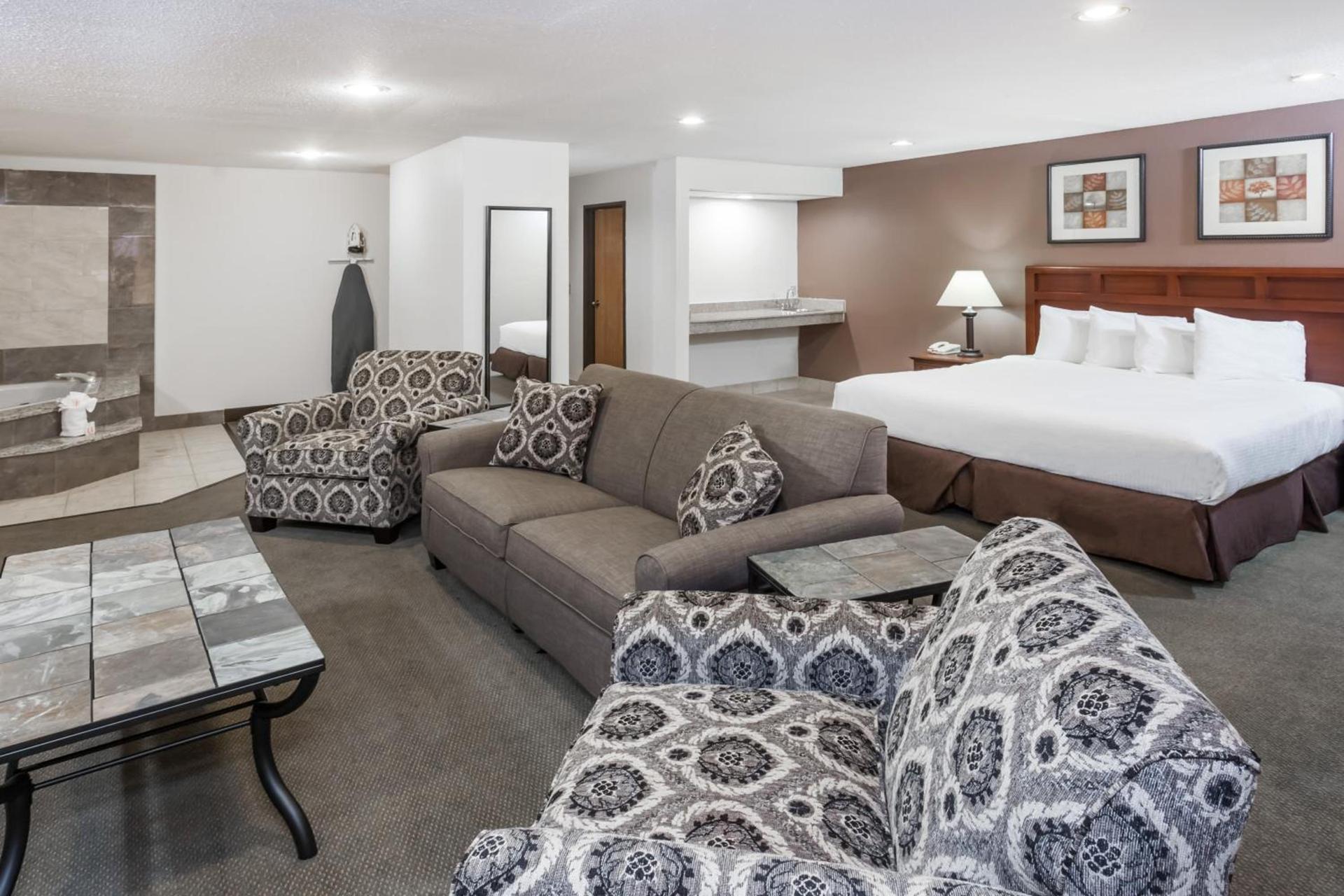Baymont by Wyndham Tuscola photo 33